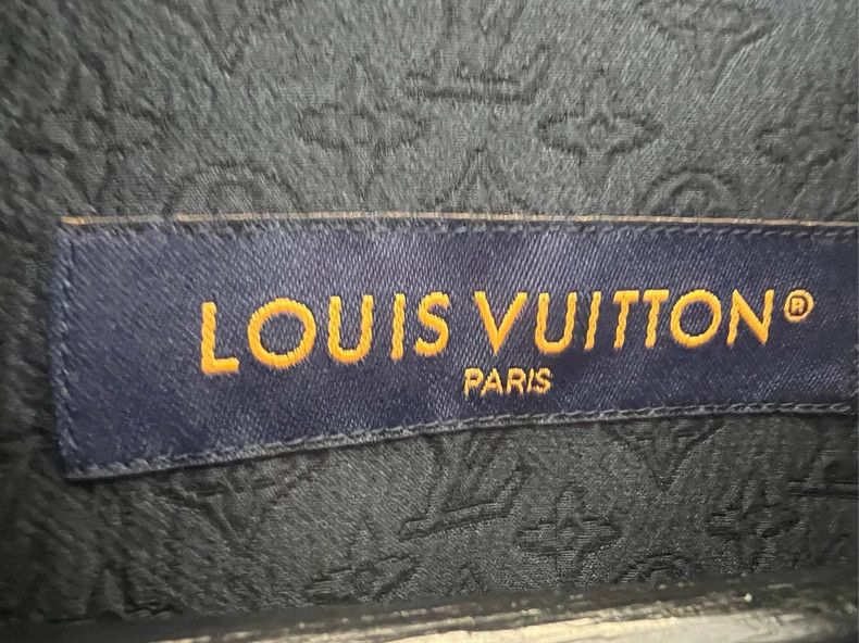 Louis Vuitton Louis Vuitton Dark blue dark grain full print short sleeve Size US M / EU 48-50 / 2 - 5 Thumbnail