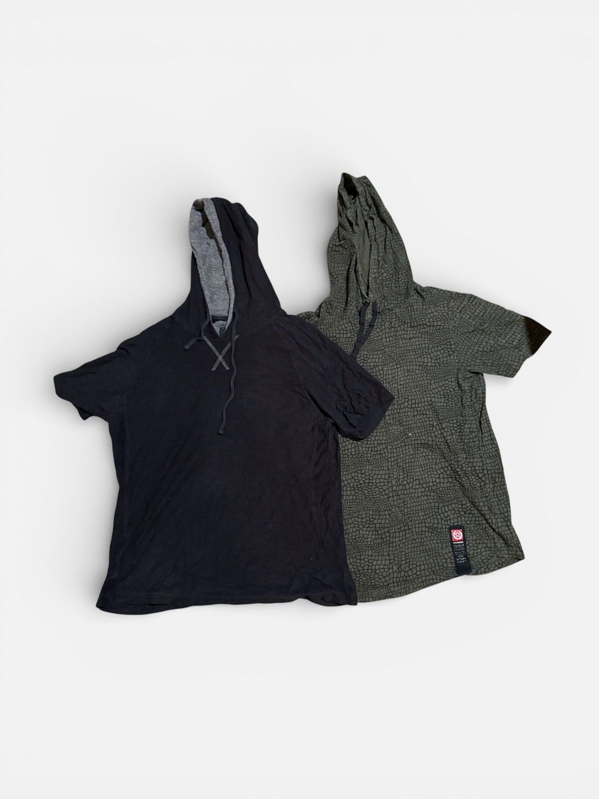 Other Short Sleeve Pullover bundle of 2 Hoodie Mens Sz Medium Size US M / EU 48-50 / 2 - 1 Thumbnail