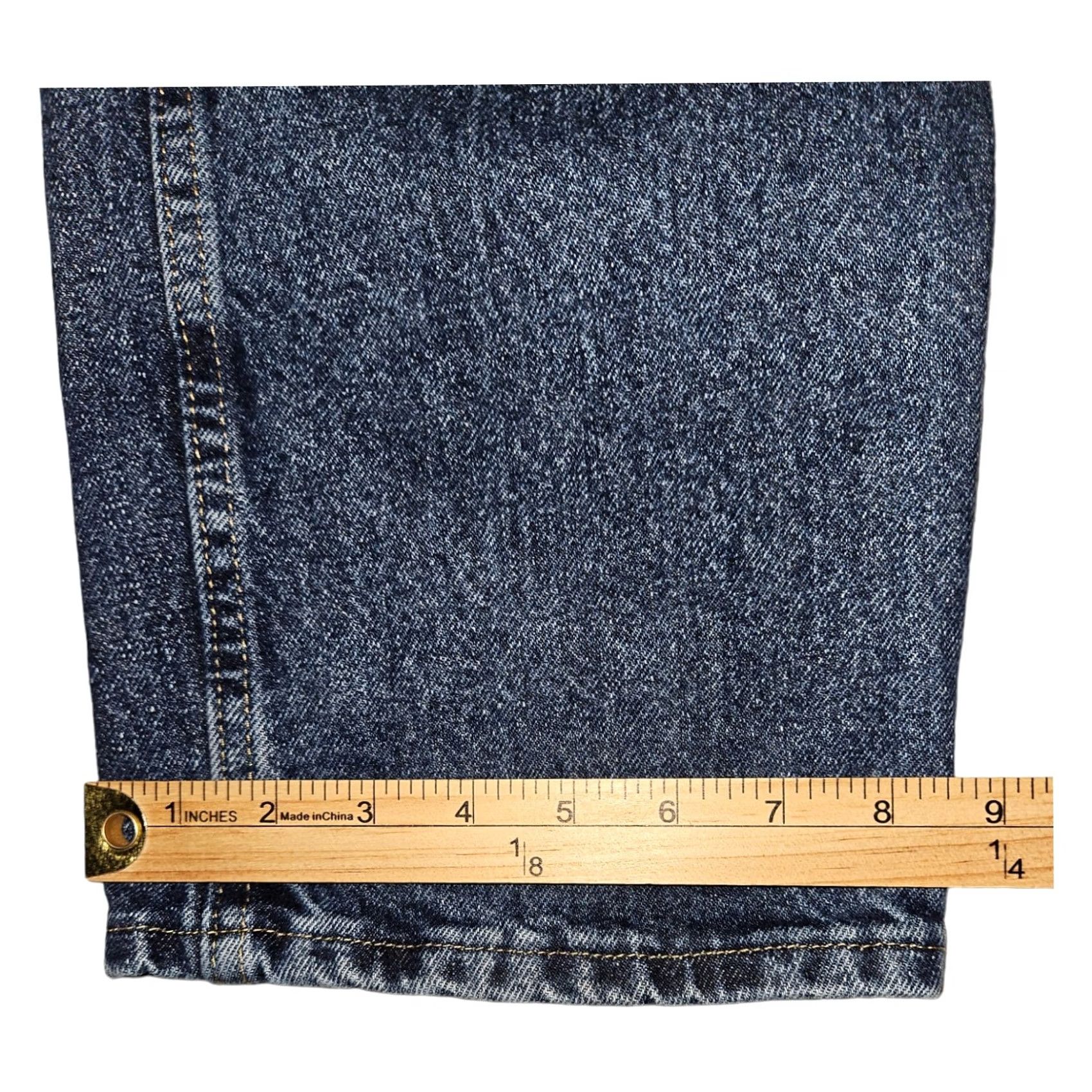 Wrangler Focus: Specifically states "Wrangler Jeans Mens" for immediate relevance Size US 36 / EU 52 - 6 Thumbnail