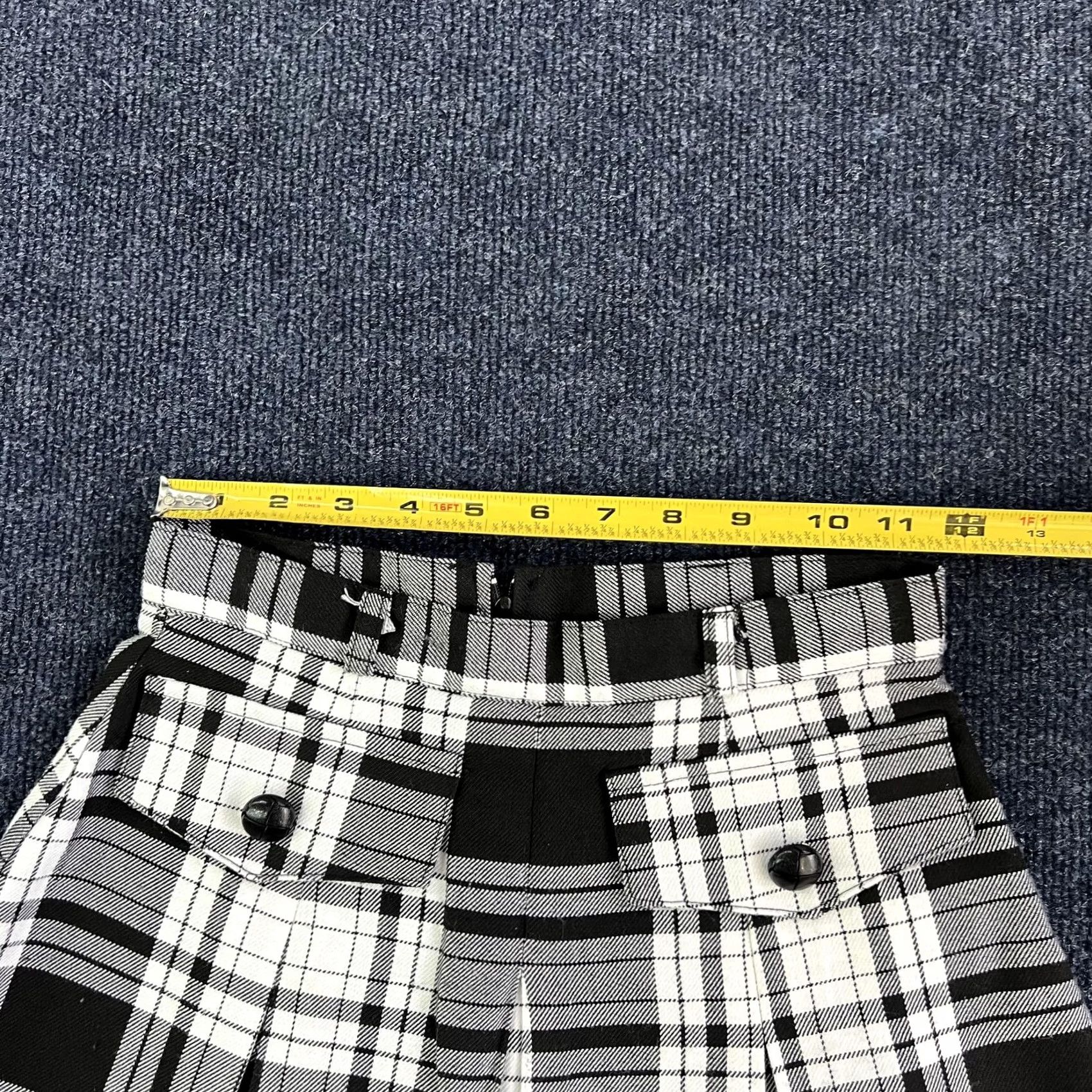 Vintage Y2K MGR It's Our Universe Skirt Womens 3 Black Plaid Pleated Mini Skater Punk Size 26" / US 2 / IT 38 - 5 Thumbnail