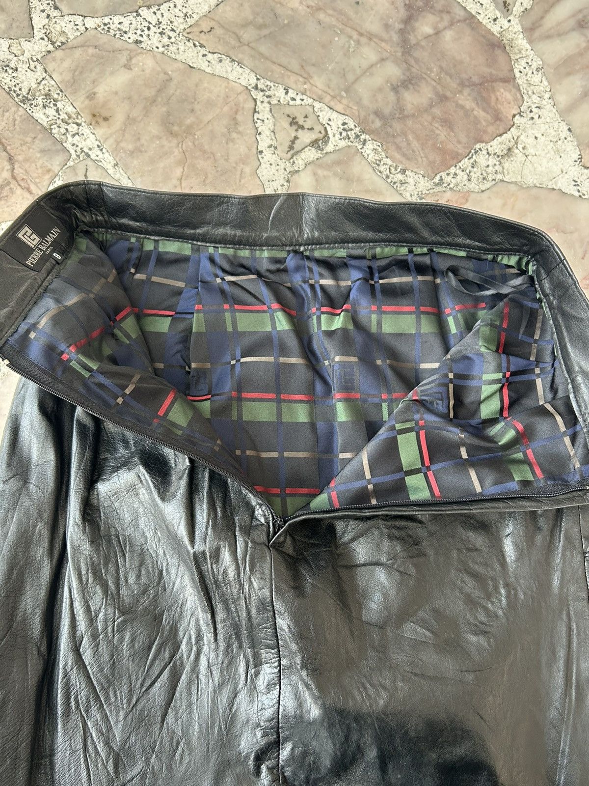 Pierre Balmain Pierre Balmain Vintage Leather Black Skirt Size 25" / US 0 / IT 36 - 9 Thumbnail