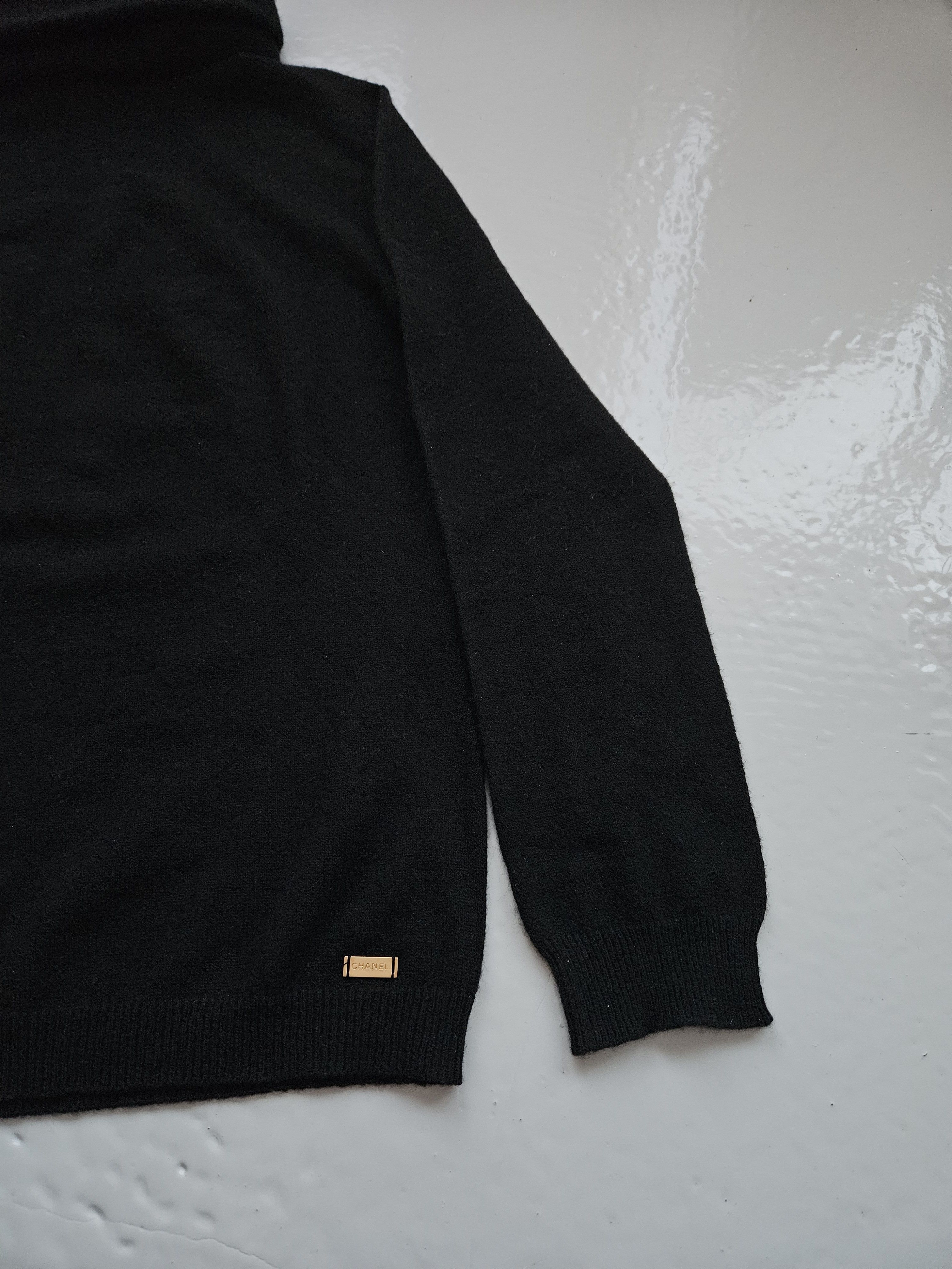 Chanel AW2001 Chanel logo plate cashmere blend turtleneck Size M / US 6-8 / IT 42-44 - 5 Thumbnail