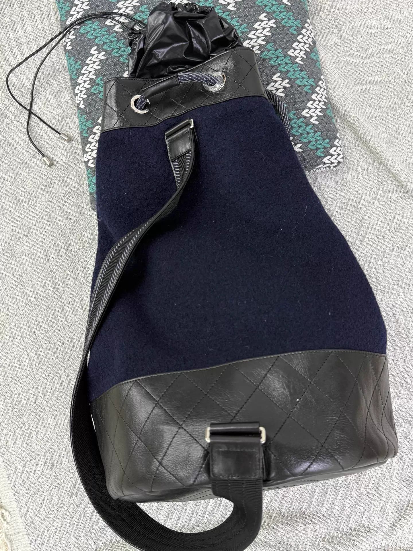 Chanel Chanel Hamburg Large Logo Bucket Bag Unisex Travel Unused Size ONE SIZE - 2 Thumbnail