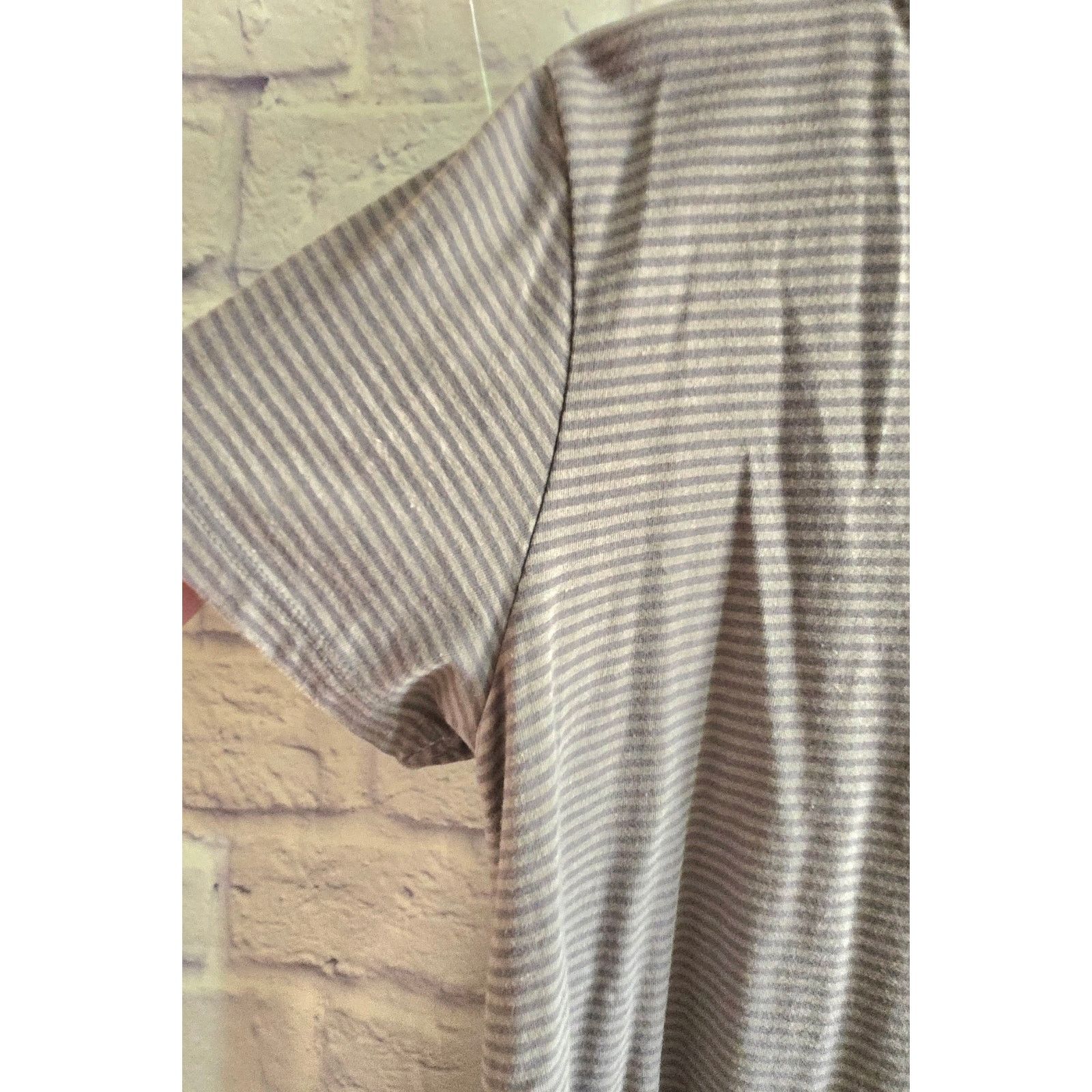 Other Eddie Bauer Gray Striped V-Neck Short Sleeve Women Top Large Size L / US 10 / IT 46 - 2 Thumbnail