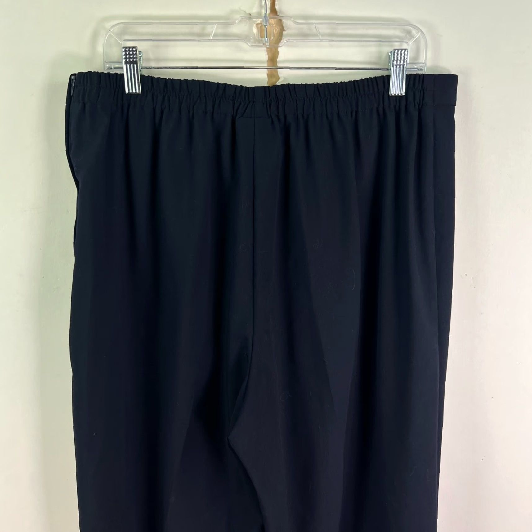 Vintage Briggs NY Pants Womens 14W Black Capri Stretchy Waist Pockets Poly Blend 34X28 Size 36" / US 14 / IT 50 - 4 Thumbnail