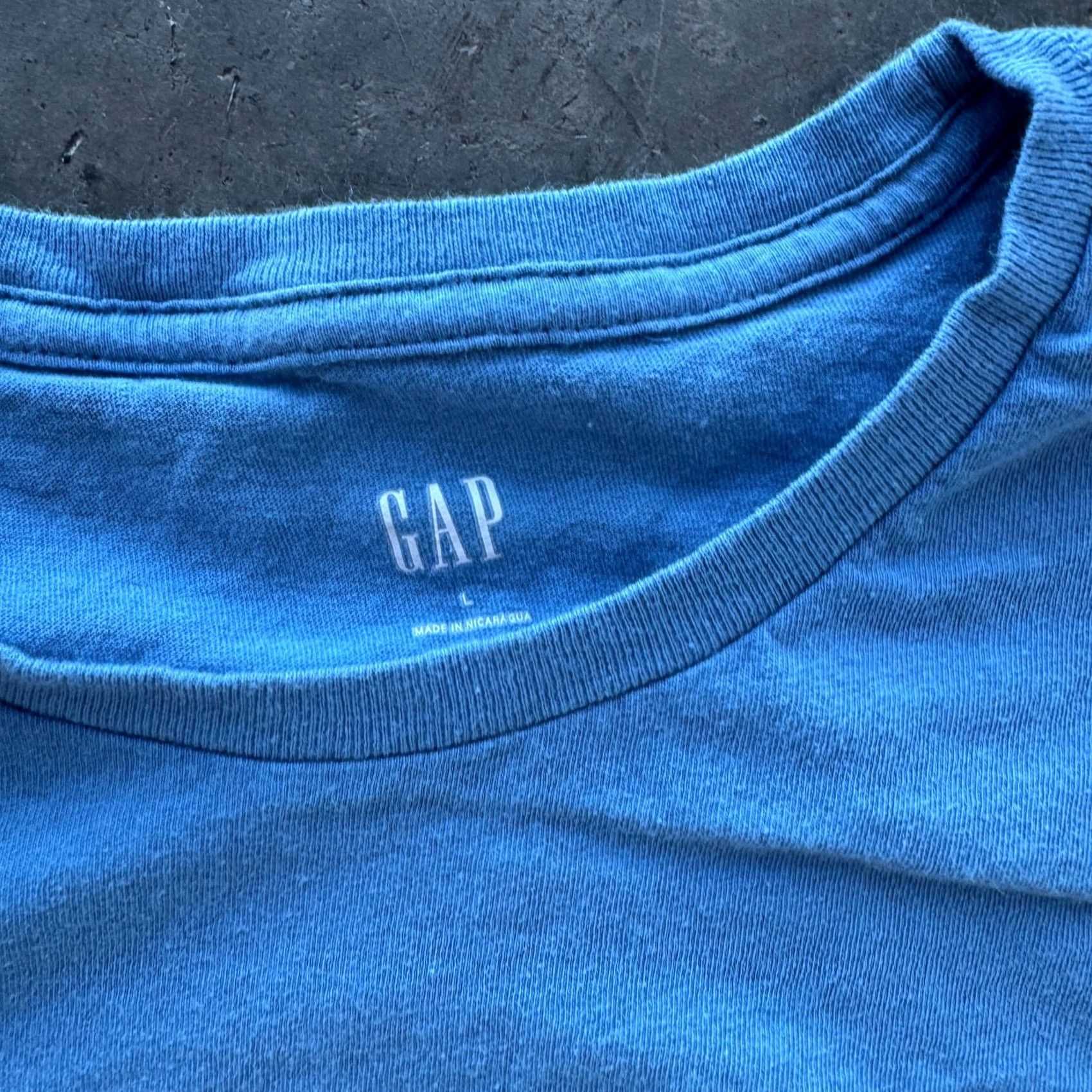 Gap VINTAGE Basquiat GAP Blue Graphic Tee Short Sleeve Large Men Size US 33 - 3 Thumbnail