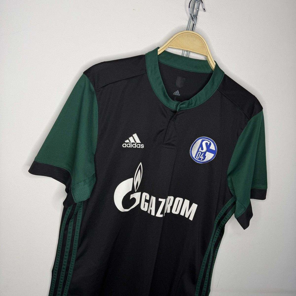 Adidas Schalke 04 Football Shirt Umbro Soccer Jersey Size L Size US L / EU 52-54 / 3 - 3 Thumbnail