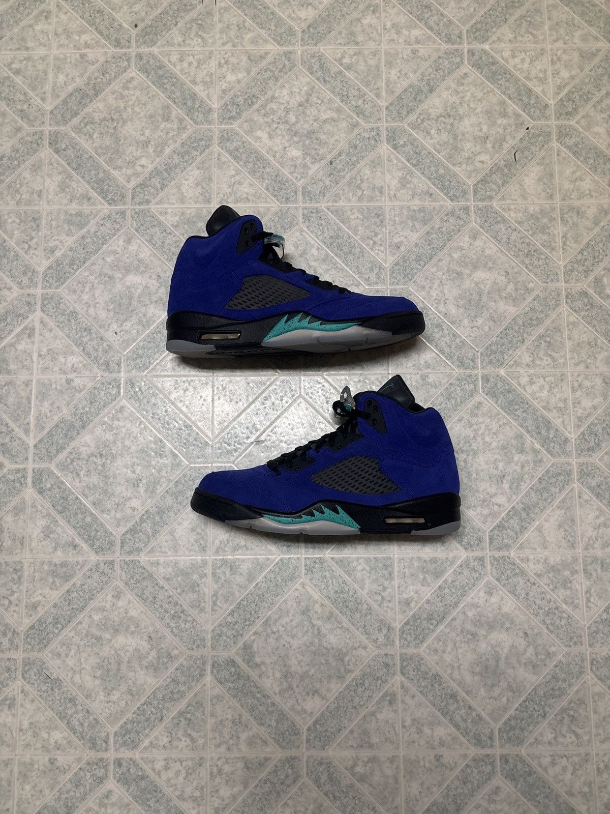 Jordan Brand Alternate Grape Jordan 5s Size US 12 / EU 45 - 2 Thumbnail