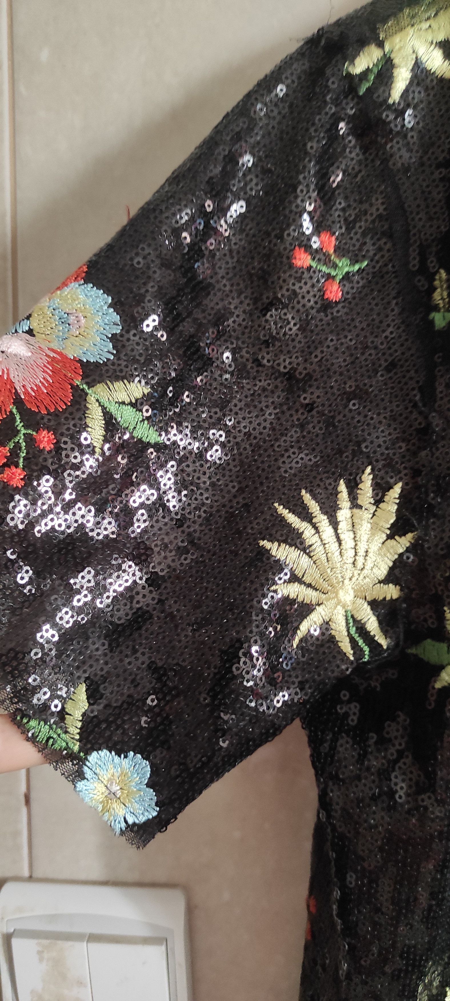 Zara ZARA Sequin Embroidered Flowers Short Sleeve Party Dress Size L / US 10 / IT 46 - 6 Thumbnail