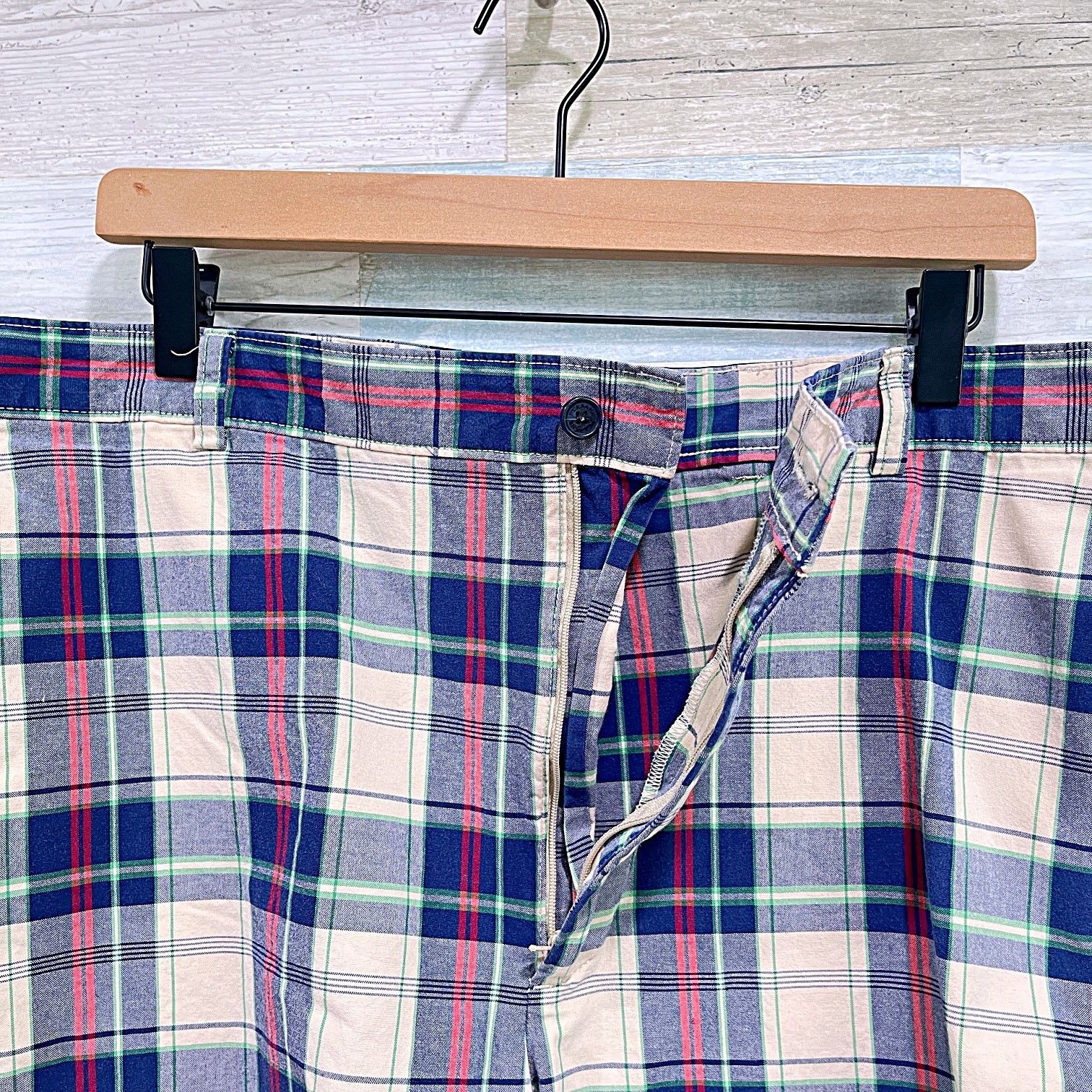 Jos. A. Bank Jos A Bank Stays Cool Plaid Shorts Multicolor Flat Front 40 Size US 40 / EU 56 - 2 Thumbnail