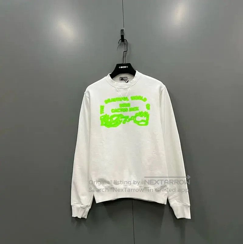 Dior Logo White Cropped Sweatshirt for Women .