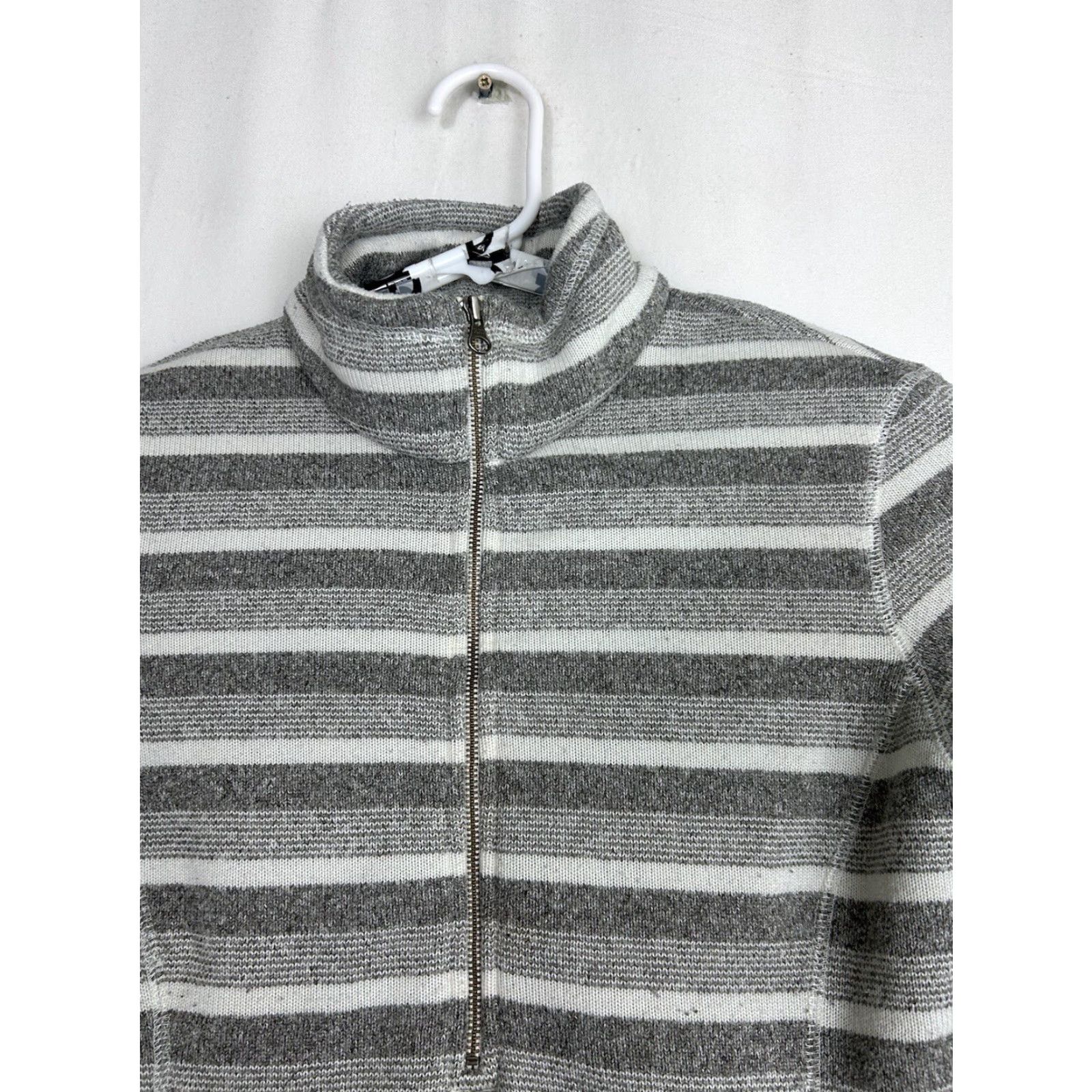 Vintage REI Womens S Pullover Sweater 1/4 Zip Gray White Striped Polyester Shirt Women Size S / US 4 / IT 40 - 4 Thumbnail