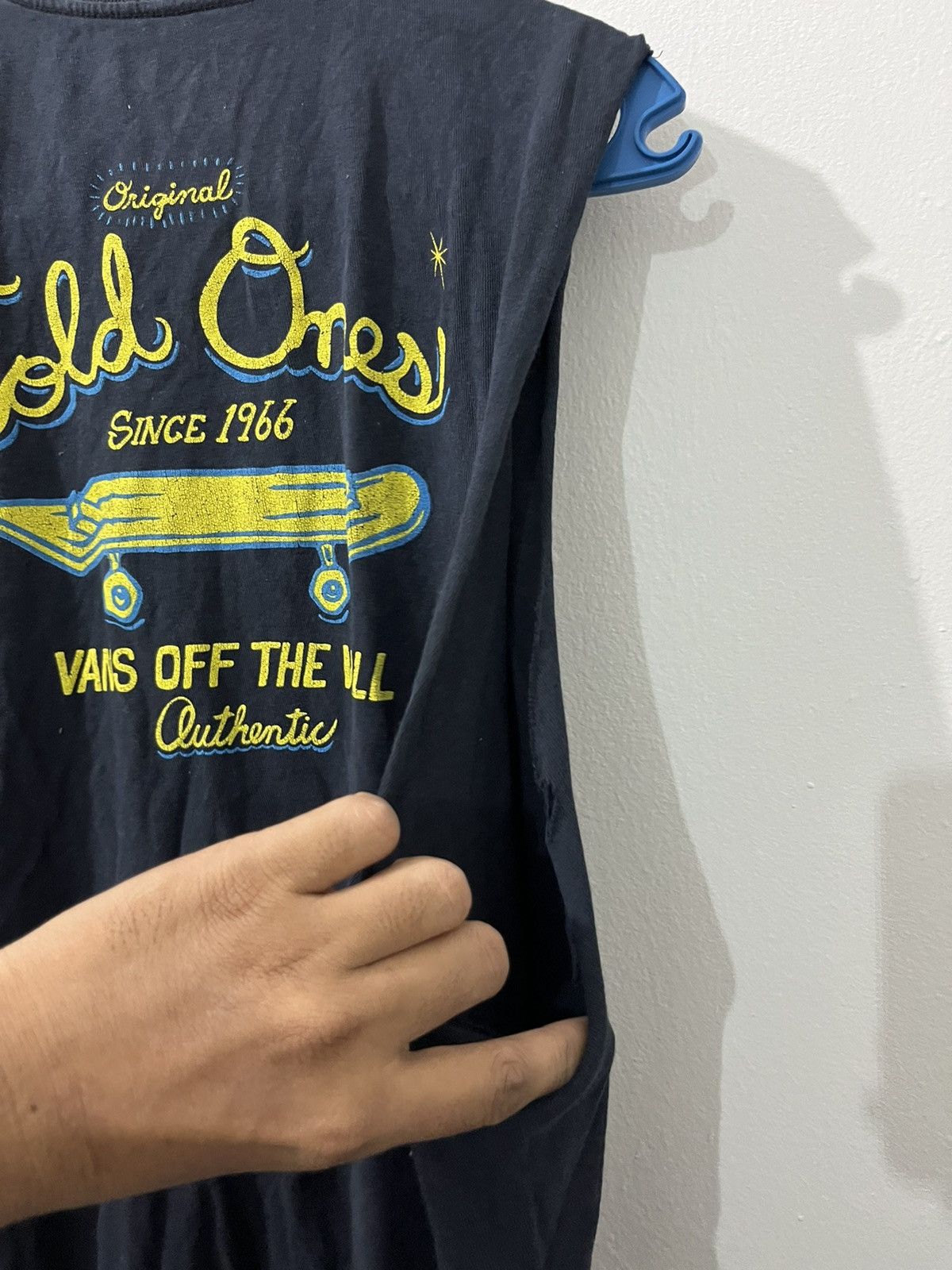 Vans Vintage Y2K Distressed Cropped Sleeves Cold Ones Vans Tee Size US XL / EU 56 / 4 - 4 Thumbnail