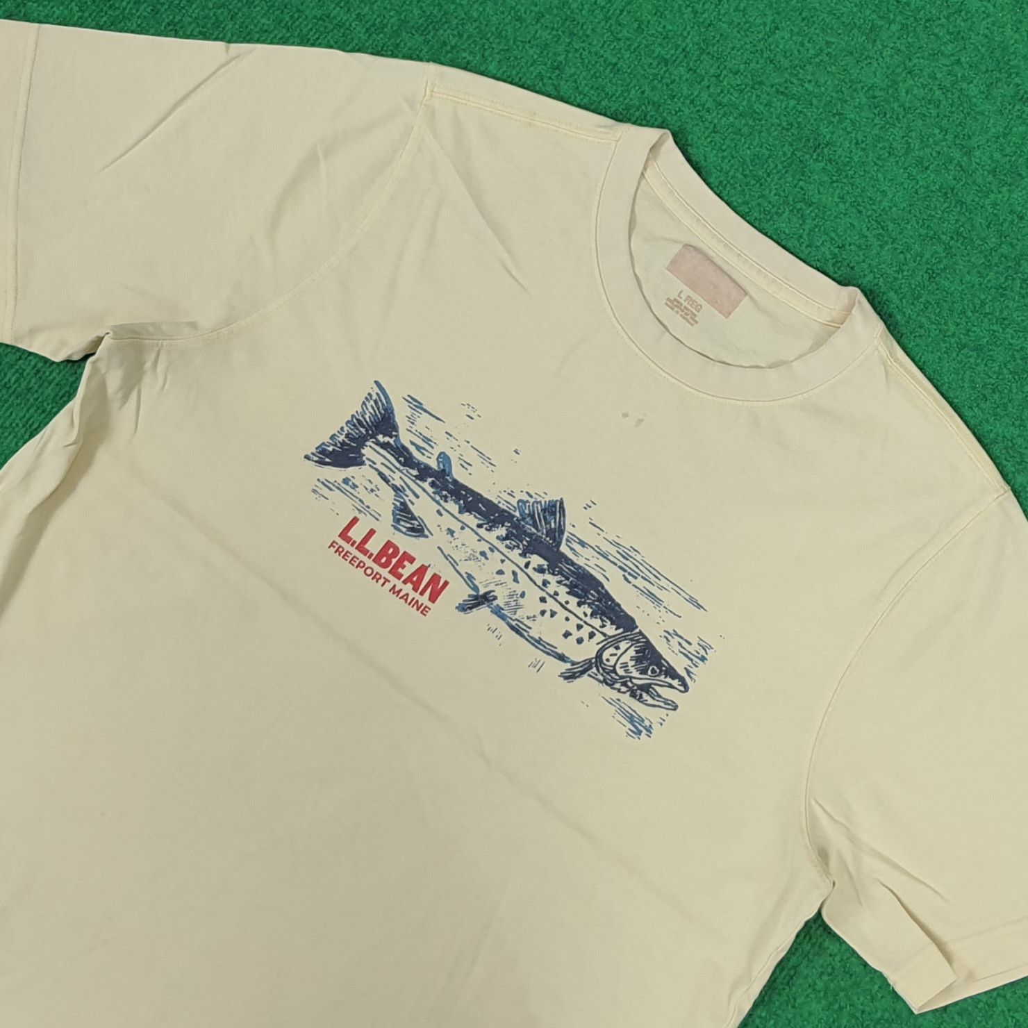 L.L. Bean Vintage L.L.Bean Freeport Maine Fishing Casting T-shirt Size US L / EU 52-54 / 3 - 2 Thumbnail