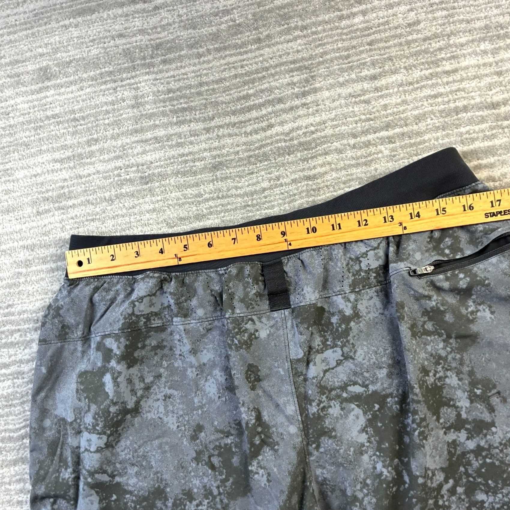 Lululemon Lululemon Shorts Mens XL Gray Camo License To Train Lined Gym Running Size US 33 - 7 Thumbnail