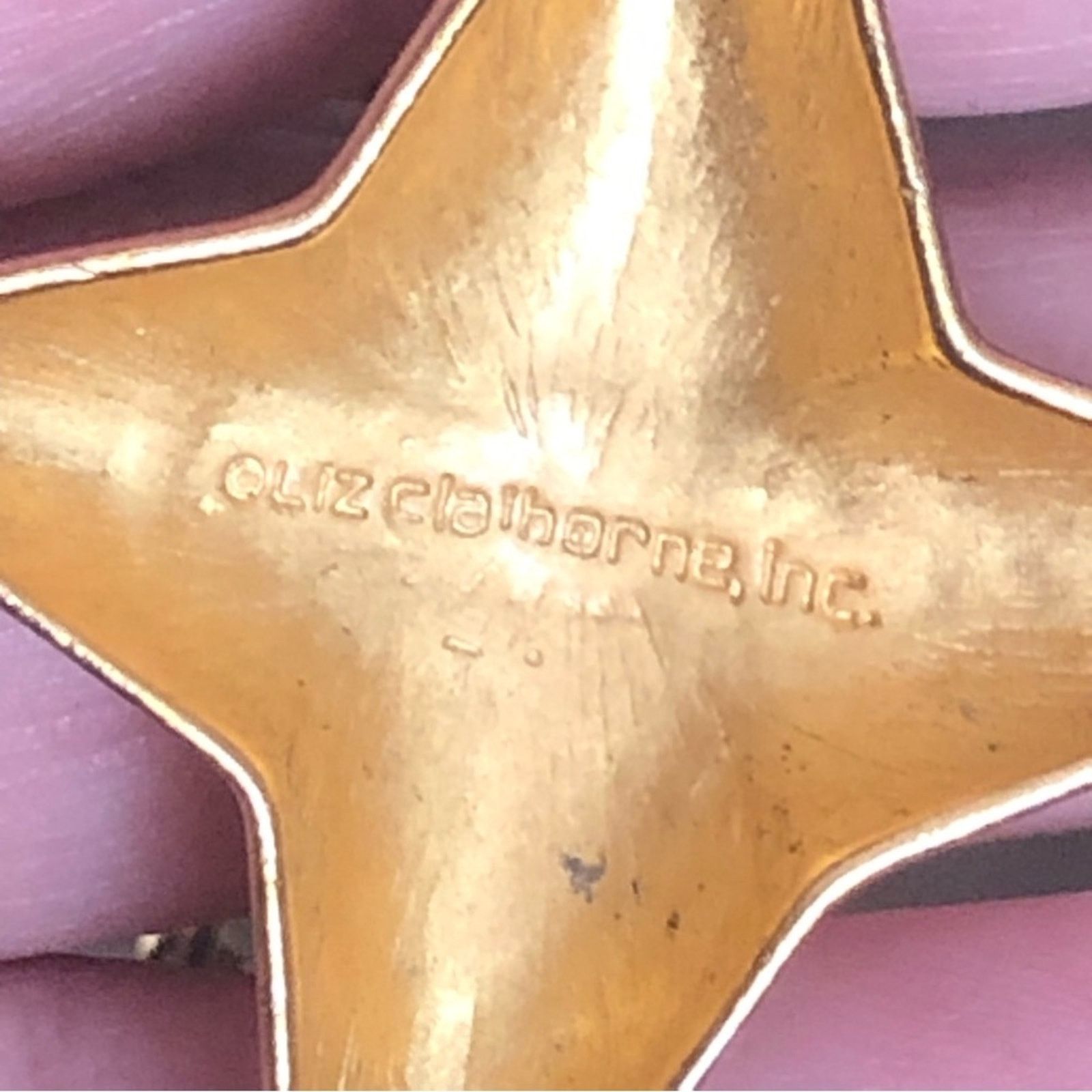 Jewelry Liz Claiborne matte gold 4 point star pendant necklace Size ONE SIZE - 8 Thumbnail