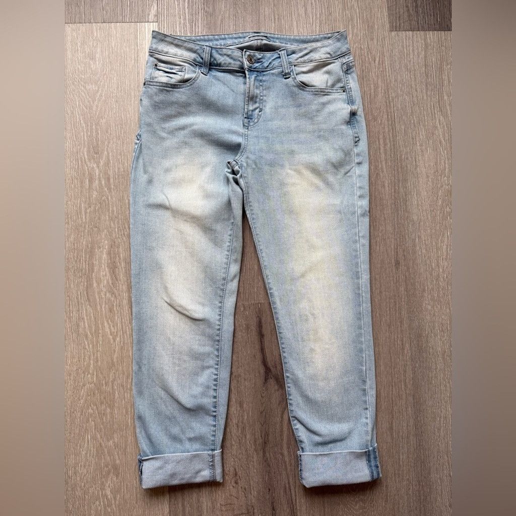 Hudsons Bay Kensie Blue Ankle Cropped Jeans with Distressed Style Size 27" / US 4 / IT 40 - 1 Thumbnail