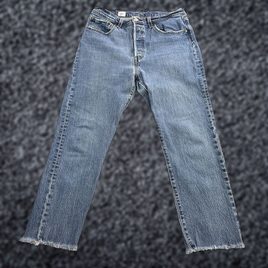 Levi's VINTAGE Levis 501 Jeans Womens 31x26 Blue Medium Wash Straight Leg Denim Casual Size 24" / US 00 / IT 34 - 1 Thumbnail