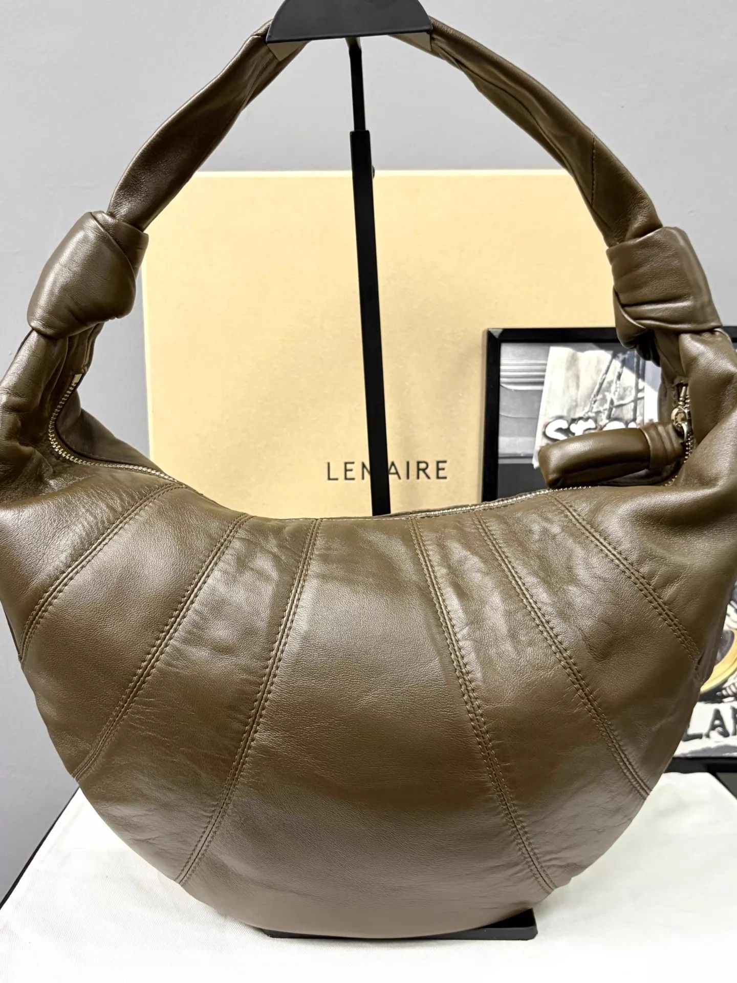 Lemaire Lemaire Croissant Nappa Lambskin Hobo Deep Tobacco Size ONE SIZE - 2 Thumbnail