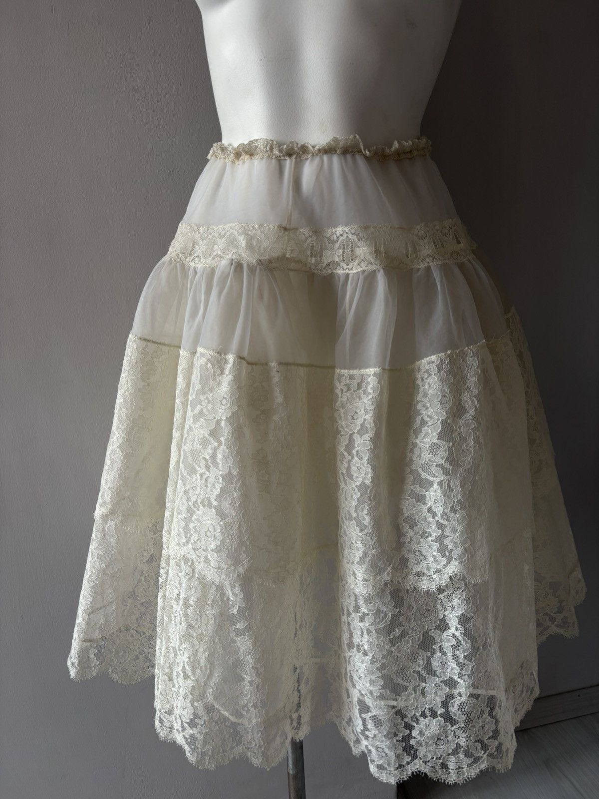 Vintage Vintage petticoat Size 26" / US 2 / IT 38 - 12 Thumbnail
