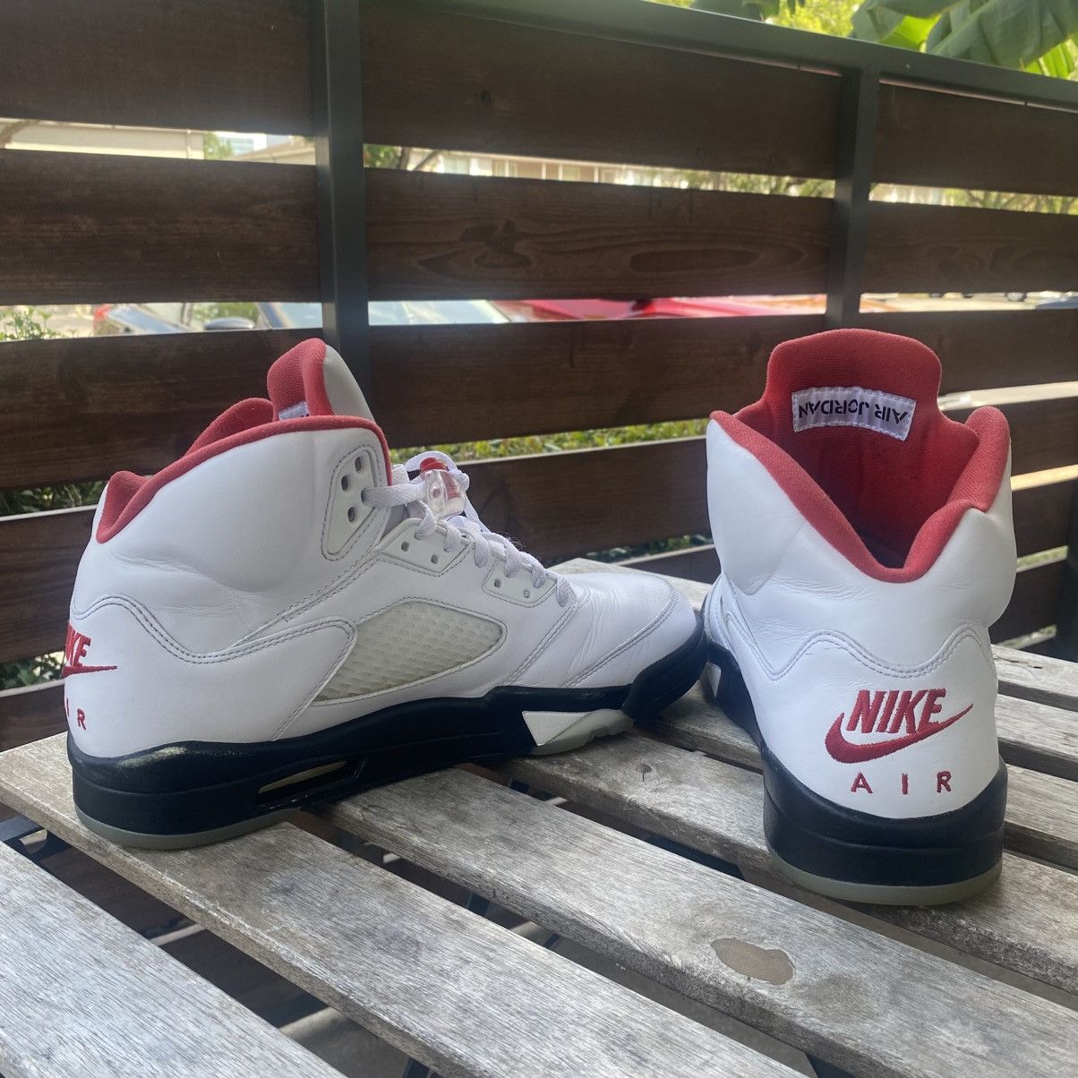 Jordan Brand Jordan 5 Retro ‘Fire Red’ Silver Tongue 2020 Size US 11 / EU 44 - 9 Thumbnail