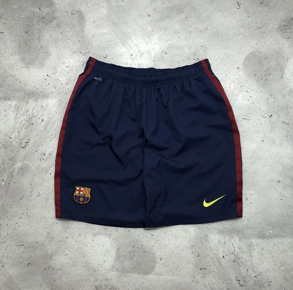 Nike × Vintage Vintage Nike FC Barcelona Soccer Shorts (XL) Size US 33 - 1 Thumbnail