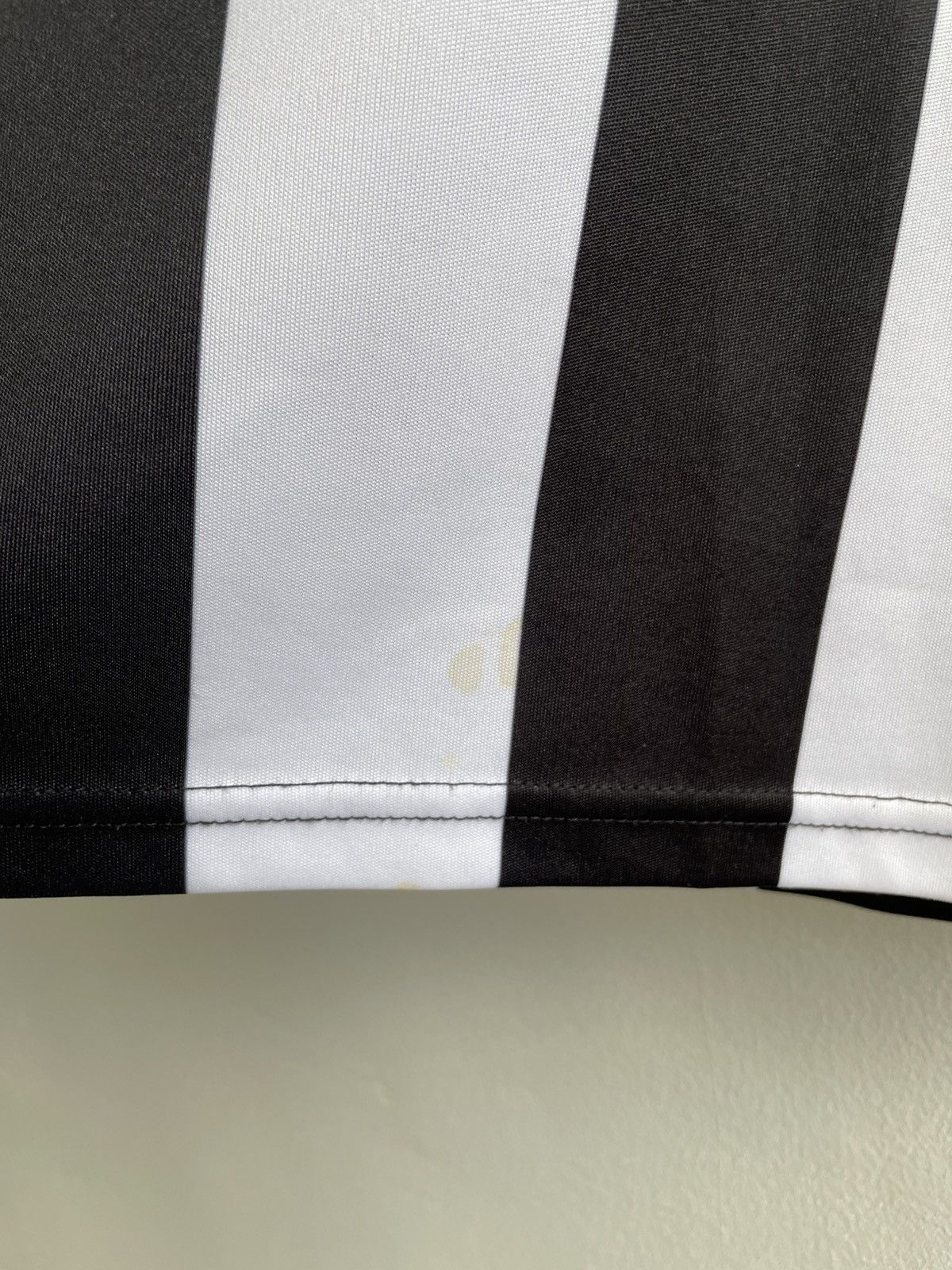 Castore NewCastle United 2023 2024 Home Football Shirt Soccer Jersey Size US L / EU 52-54 / 3 - 7 Thumbnail