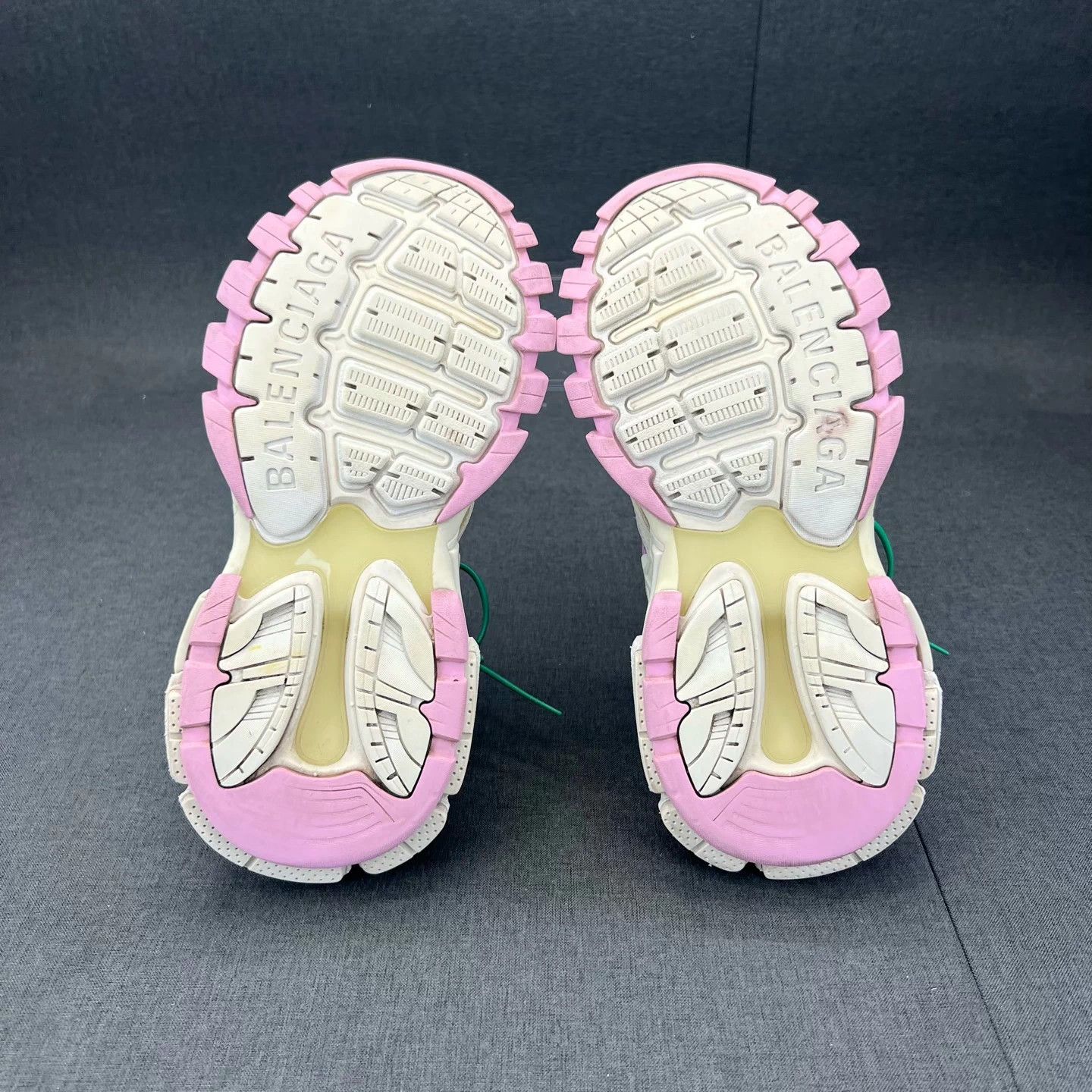 Balenciaga Balenciaga Track 2 White Pink 37 EU Scuffed Inner Edge Size US 7 / IT 37 - 7 Thumbnail