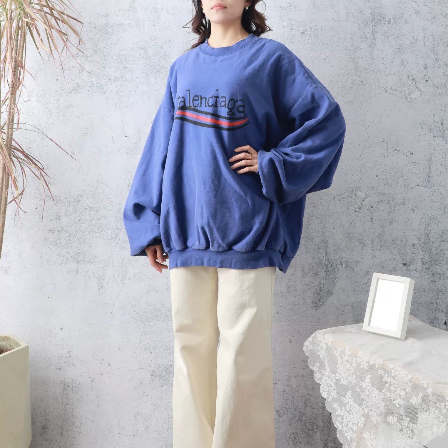 Balenciaga Balenciaga Purple Logo Round Neck Sweatshirt Size L / US 10 / IT 46 - 1 Thumbnail