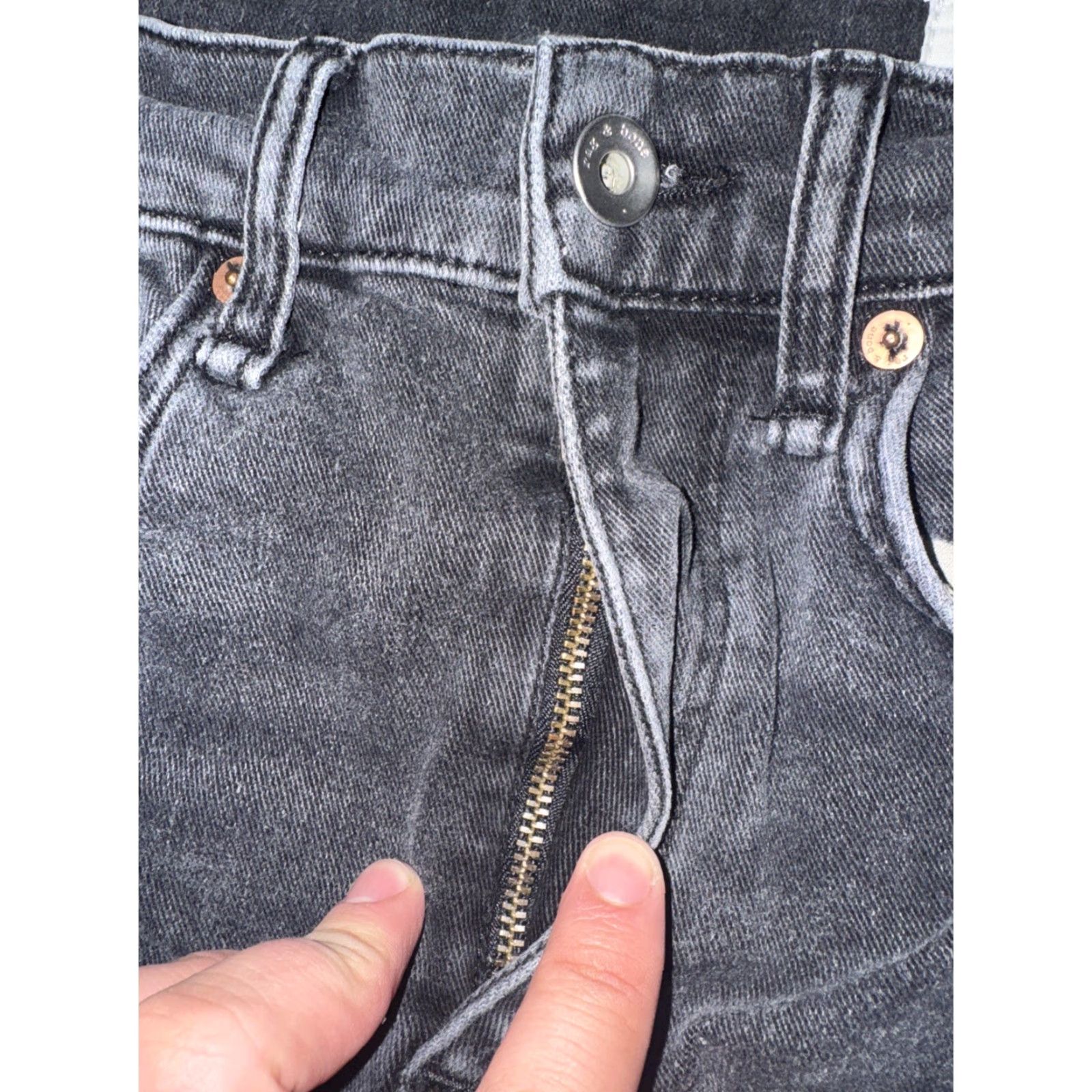 Rag & Bone Rag & Bone Skinny Jeans Black Distressed 32x30 Men's Jeans, 32 Inseam Slim Fit Distressed Knee 30 in Inseam Button Zip Regular 32x30 Size US 32 / EU 48 - 4 Thumbnail