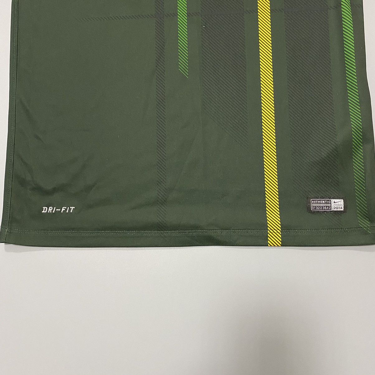 Nike Celtic FC 2014-2015 Away Jersey Mens S Size Football Jersey Size US S / EU 44-46 / 1 - 4 Thumbnail