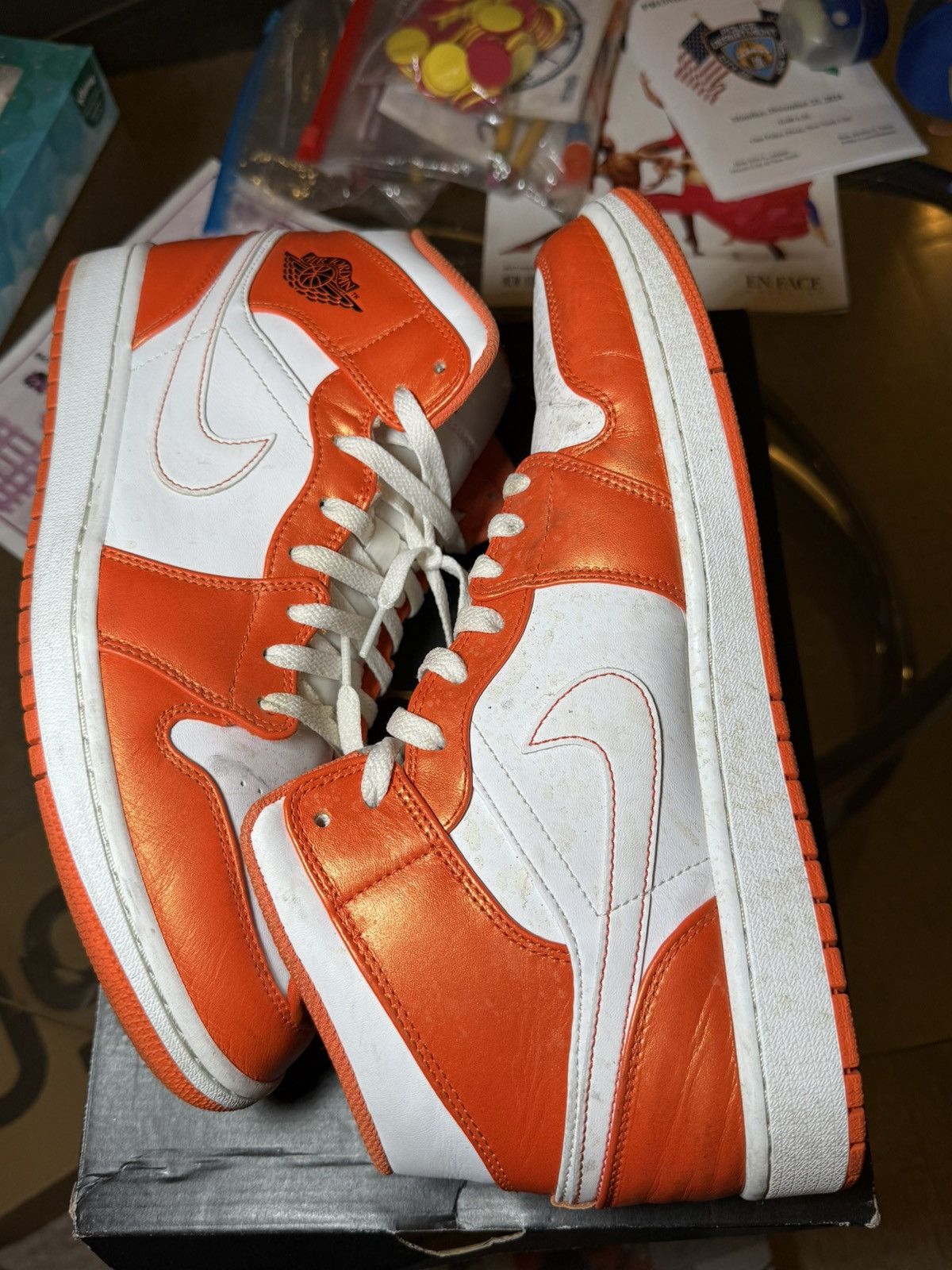 Jordan Brand Orange Metallic 1 mids Size US 13 / EU 46 - 6 Thumbnail