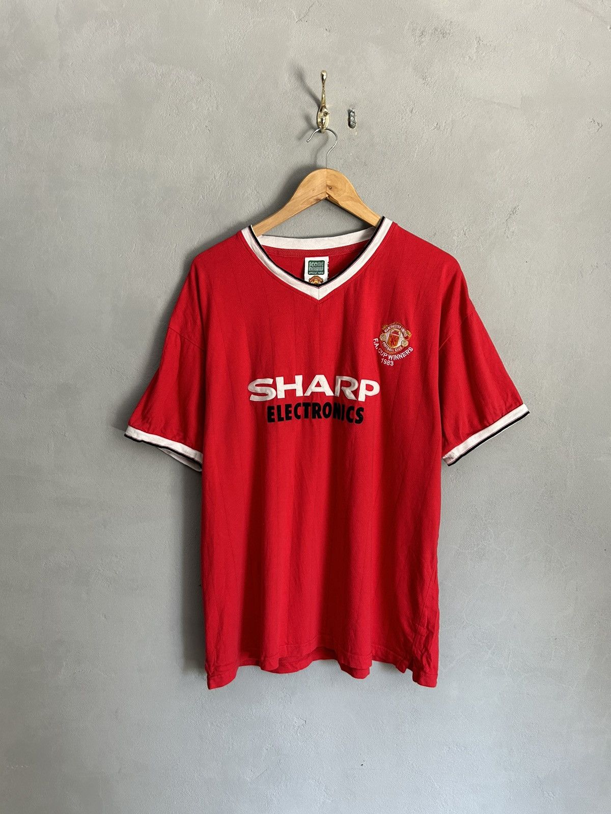 Other 1983 MANCHESTER UNITED jersey score draw retro Size US XL / EU 56 / 4 - 1 Thumbnail