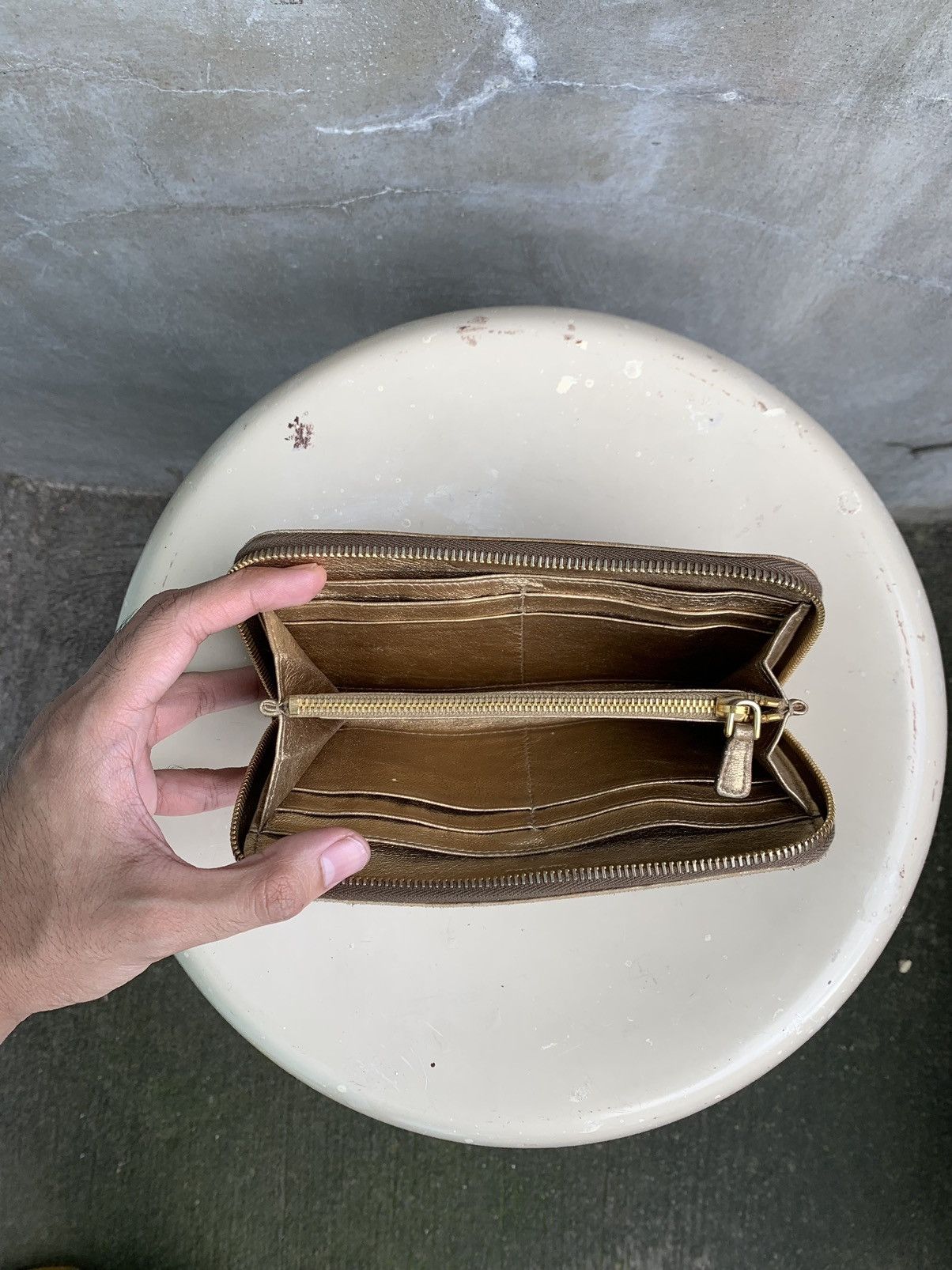 Miu Miu Wrap Around Zip Wallet Size ONE SIZE - 7 Thumbnail