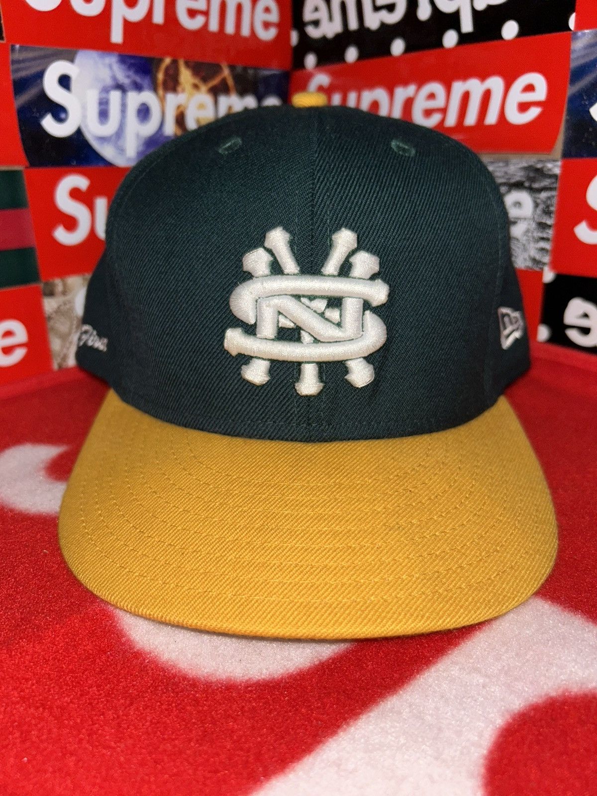 image of Supreme Sny New Era 10Aw Fitted Hat 7 3/4 “First” in Green, Men's
