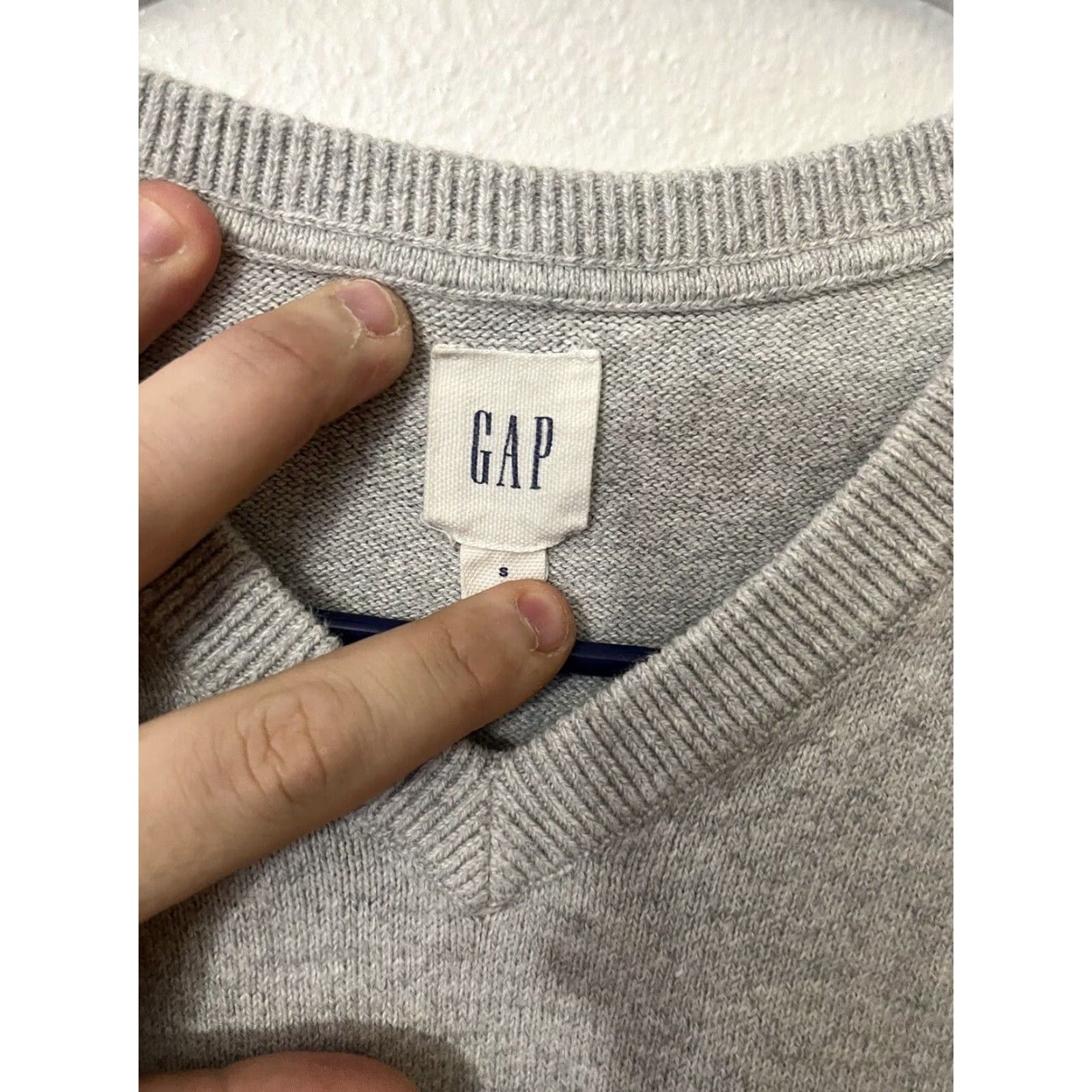 Gap Gap Sweater Men S Light Gray V-Neck Pullover Casual Shirt Style: Sweater (All Seasons) Size US S / EU 44-46 / 1 - 2 Thumbnail