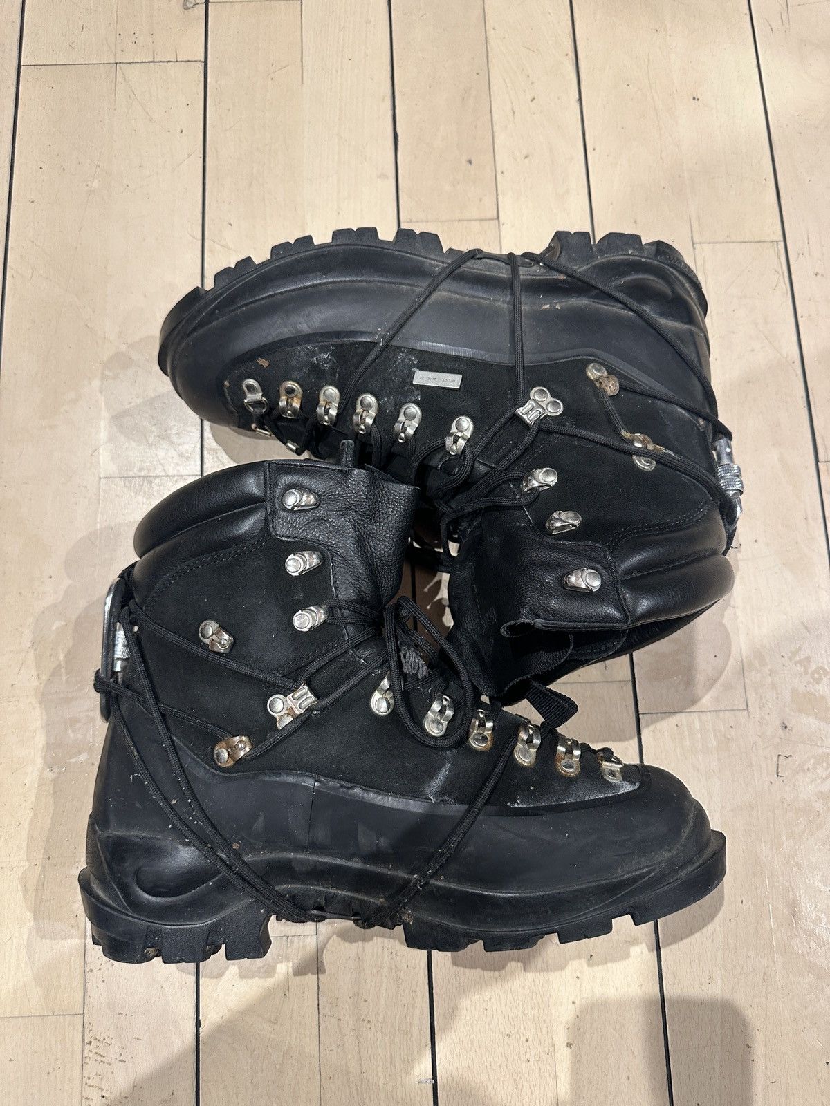 HELIOT EMIL SCRY BOOTS PROTOTYPE