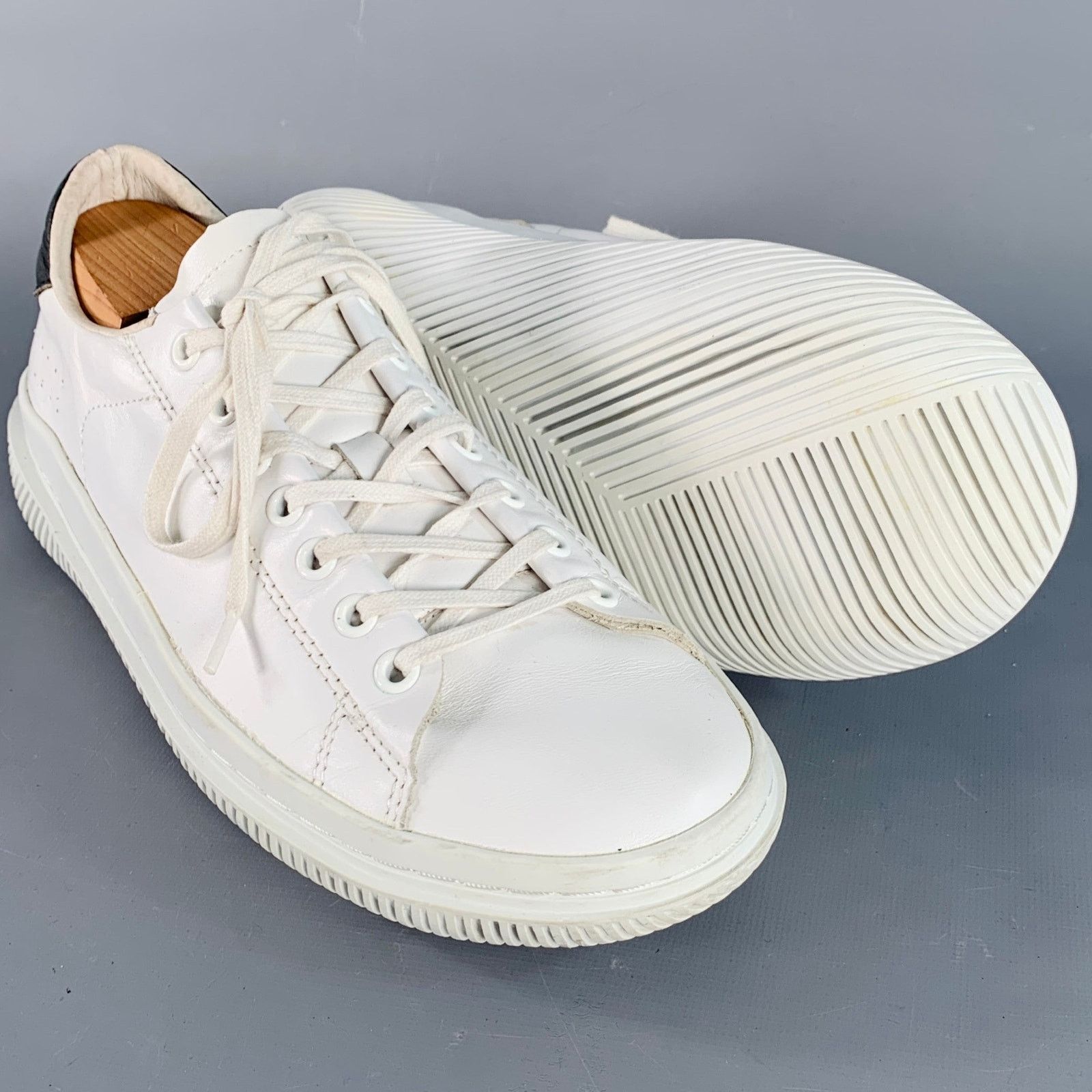 Barneys New York 9.5 White Leather Low Top Rubber Sole Sneakers Size US 9.5 / EU 42-43 - 5 Thumbnail