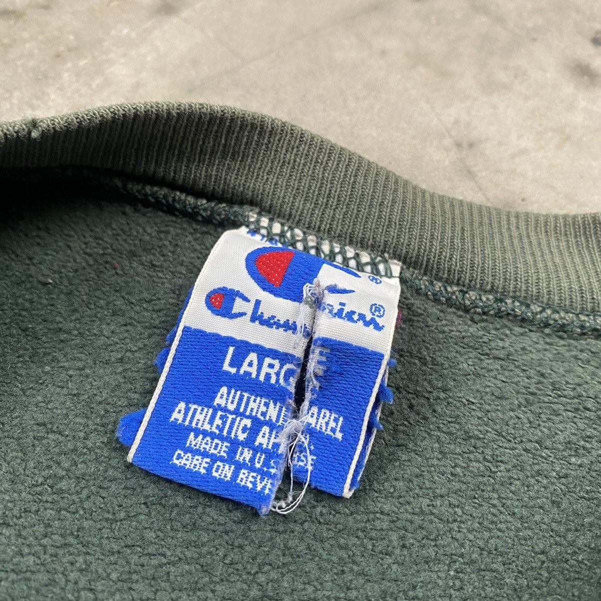 Champion 90s Champion Sunfaded Army Boxy Crewneck Size US L / EU 52-54 / 3 - 6 Thumbnail