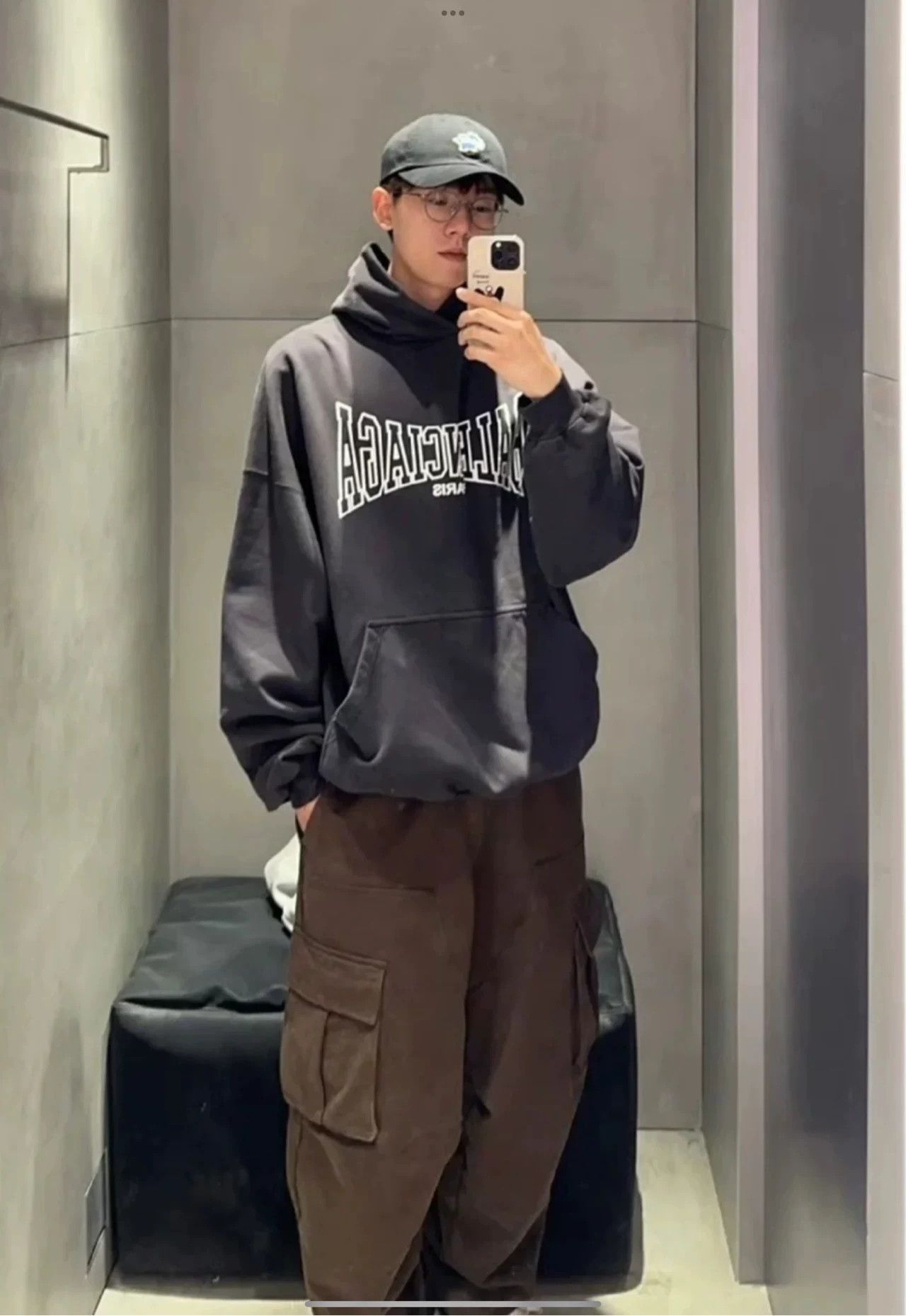 Balenciaga balenciaga batman graphic hoodie sweatshirt Size US S / EU 44-46 / 1 - 5 Thumbnail