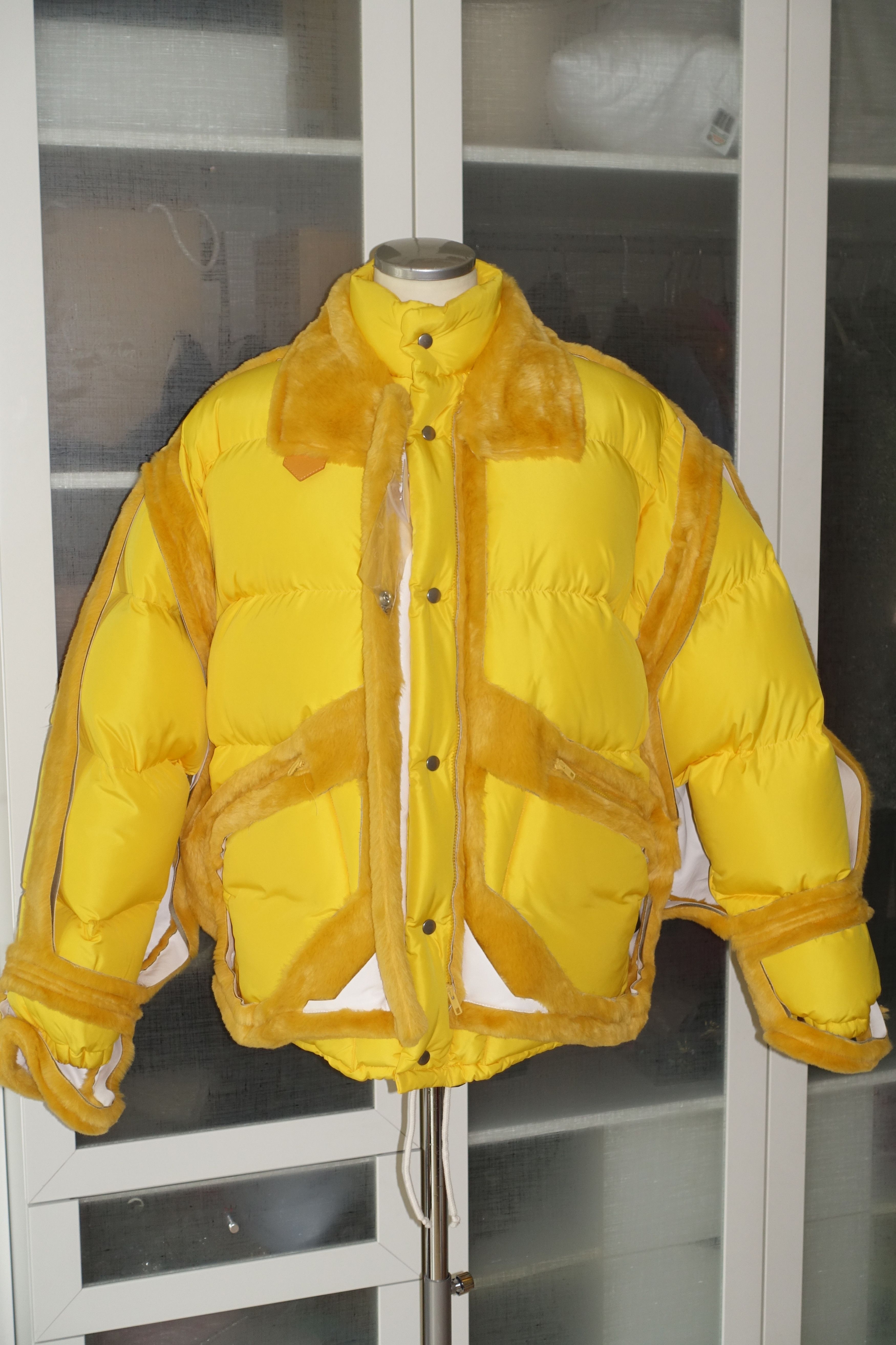 down puffer jacket with fake fur trimming