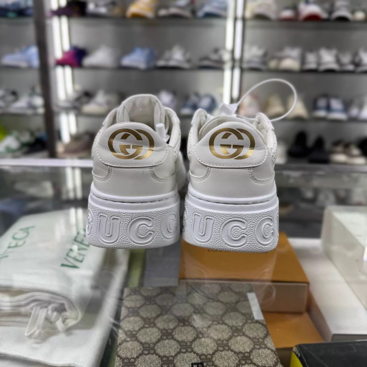 Gucci Gucci Cookie Sneakers 35.5 Tried on Size US 5 / IT 35 - 6 Thumbnail