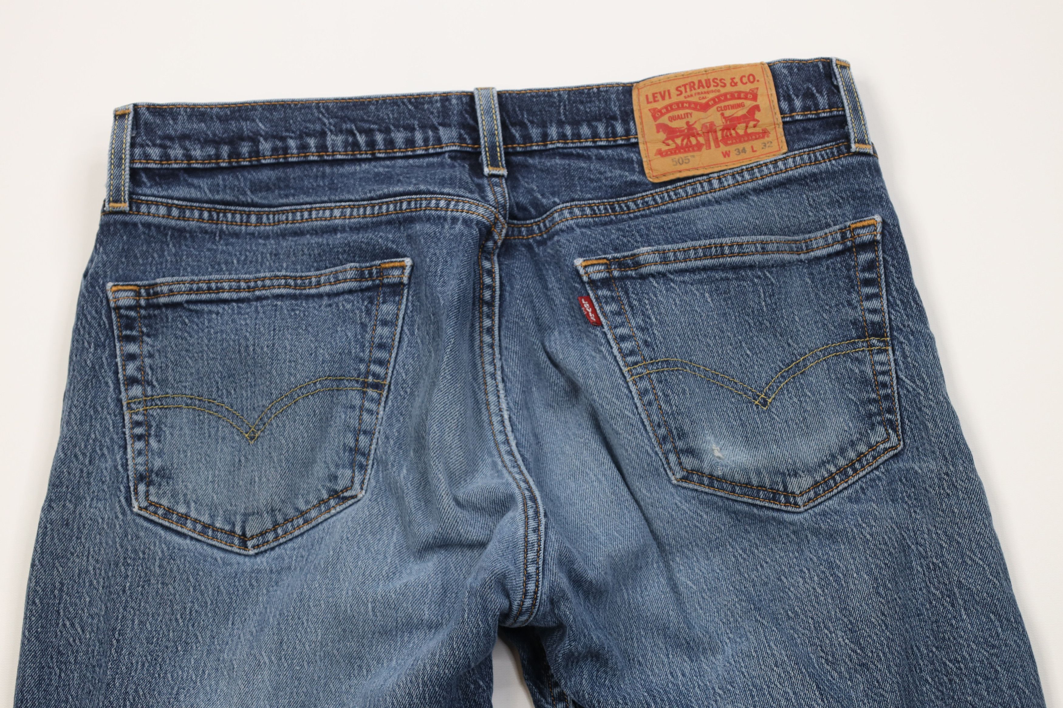 Levi's Vintage Y2K Levis 505 Regular Straight Leg Denim Jeans Size US 34 / EU 50 - 12 Thumbnail