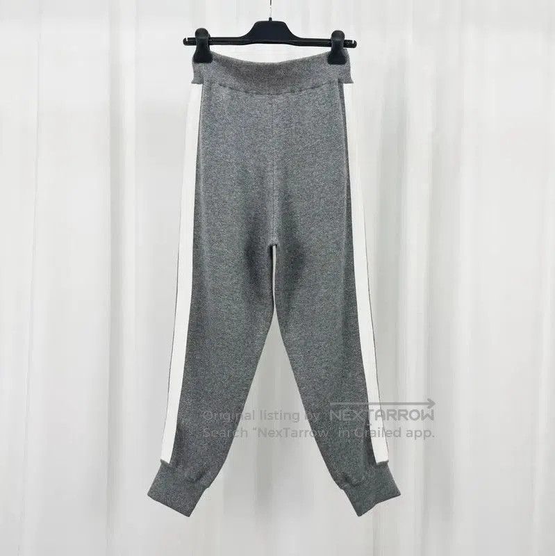 Burberry Burberry Gray Wool Logo Knit Casual Pants. Size 23" - 2 Thumbnail