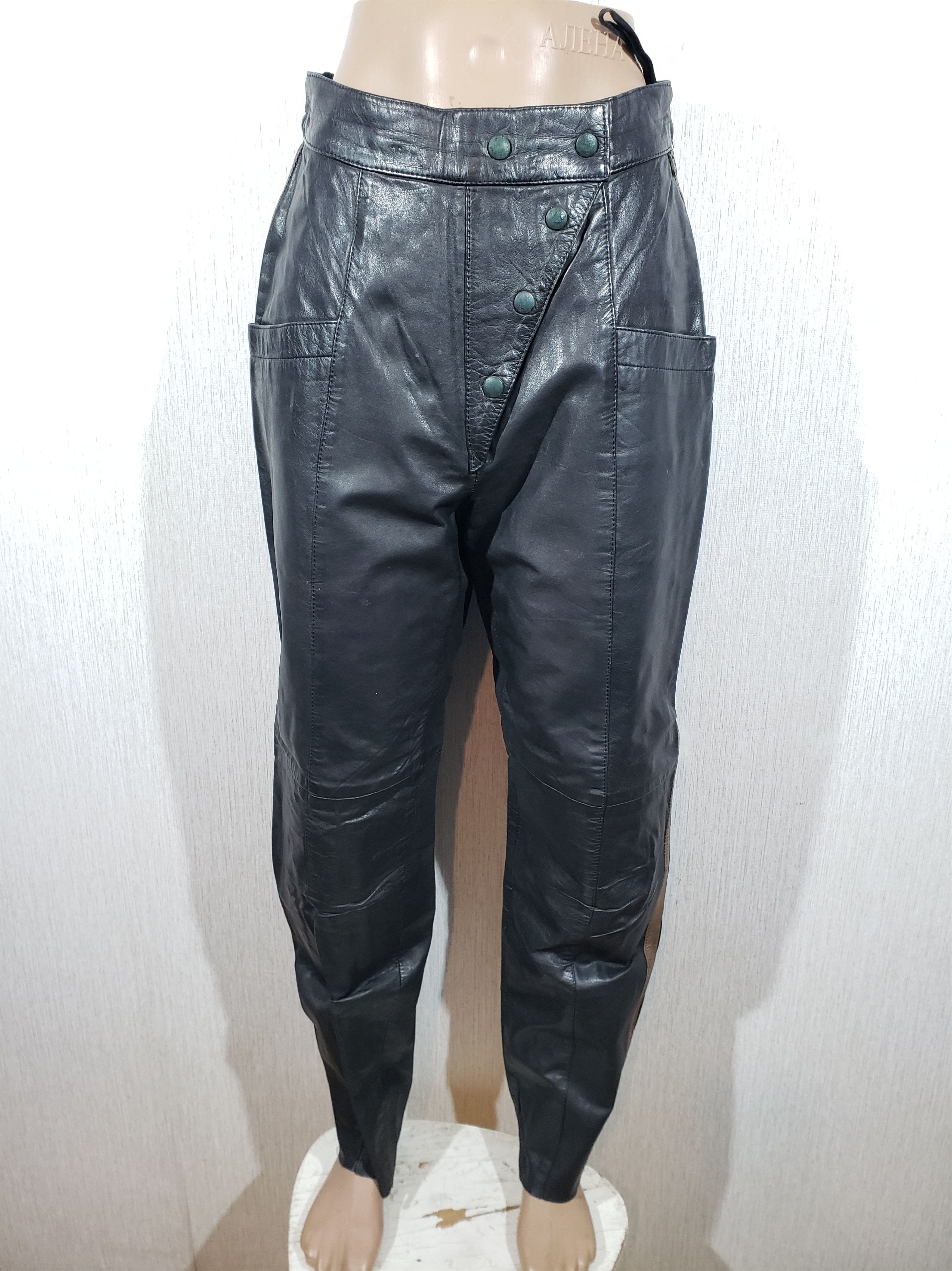 Genuine Leather Stylish women's black leather pants. Size 27" / US 4 / IT 40 - 1 Thumbnail