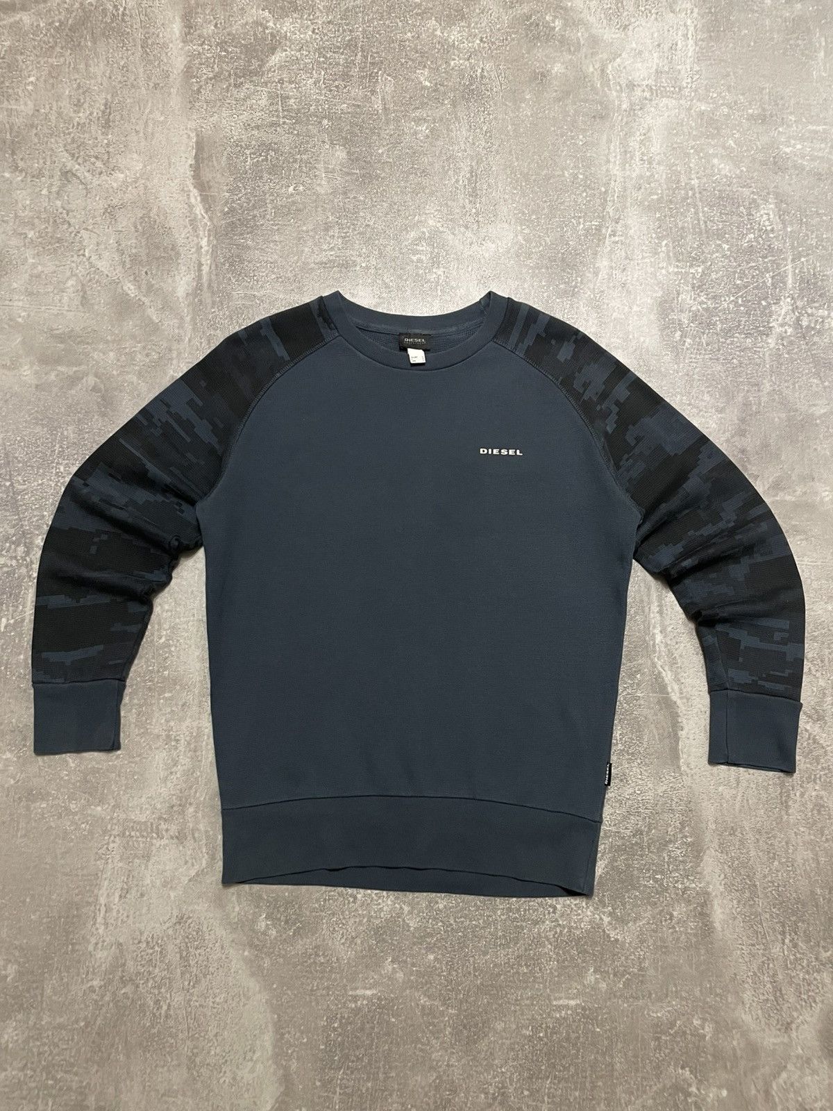 Diesel Vintage Diesel Sweatshirt Crewneck Size US S / EU 44-46 / 1 - 1 Thumbnail