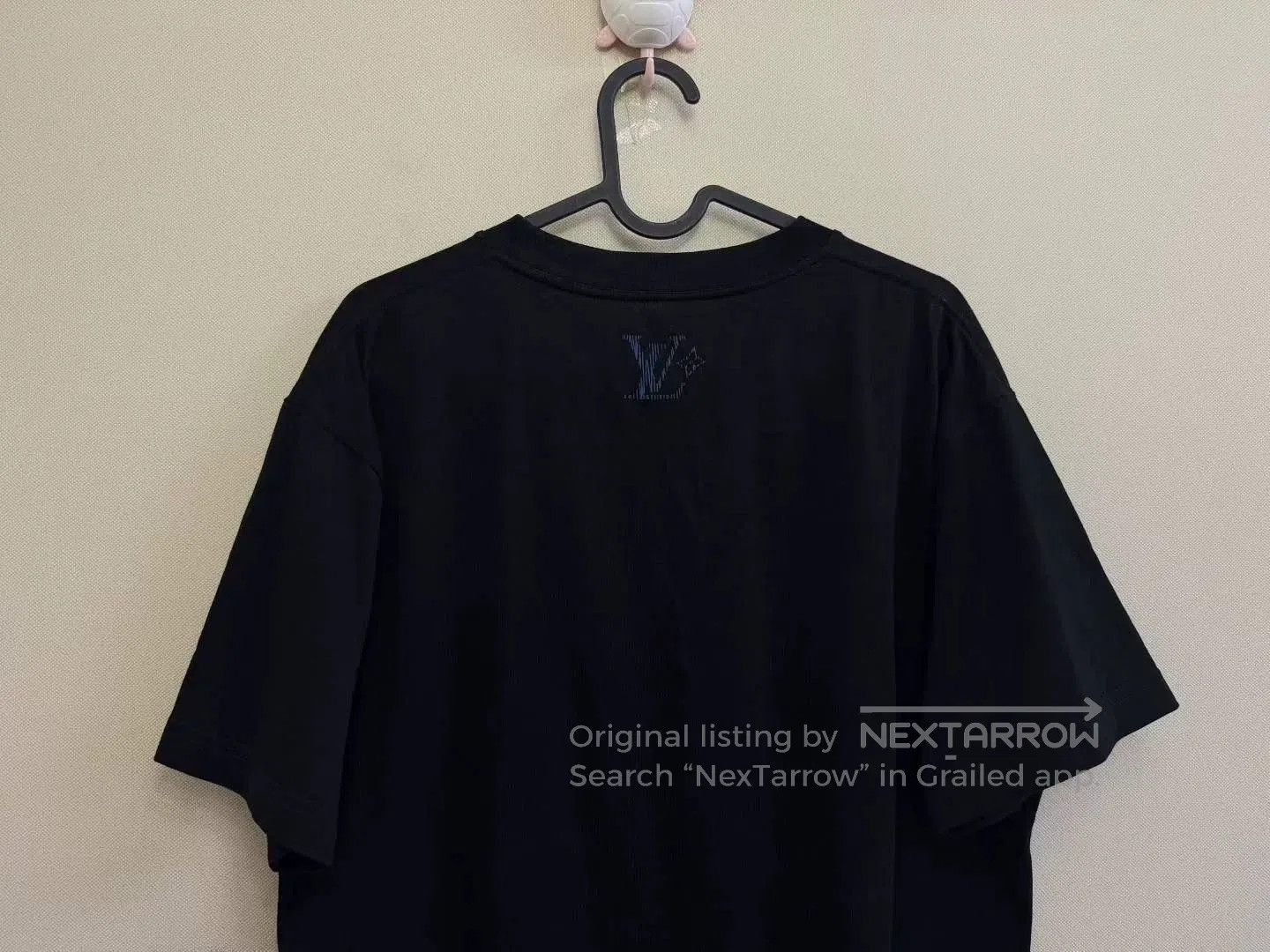 Louis Vuitton louis vuitton black gradient t. Size US M / EU 48-50 / 2 - 5 Thumbnail