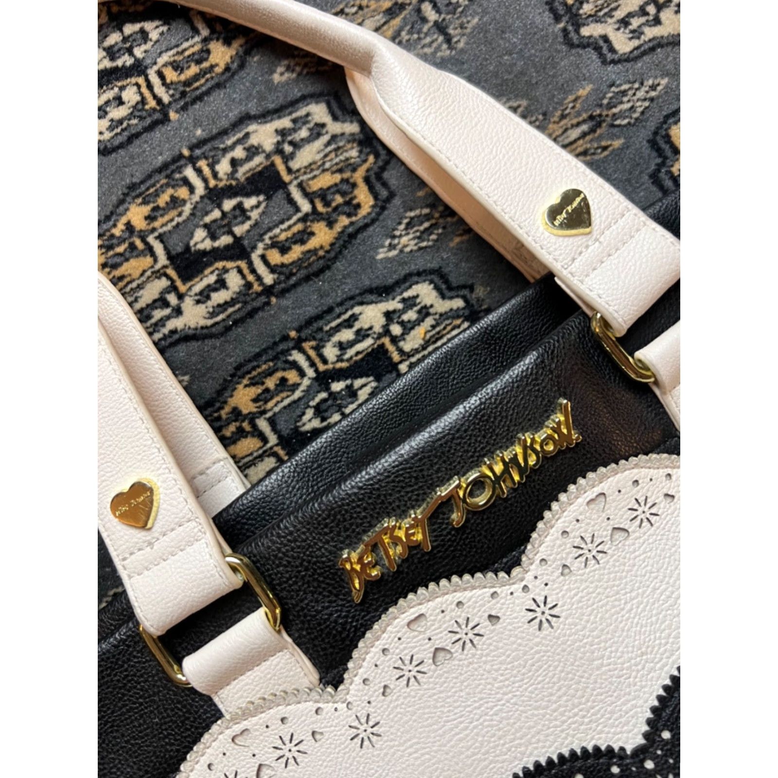 Betsey Johnson VINTAGE Betsey Johnson Leather Purse Women Purse Black White Size ONE SIZE - 2 Thumbnail