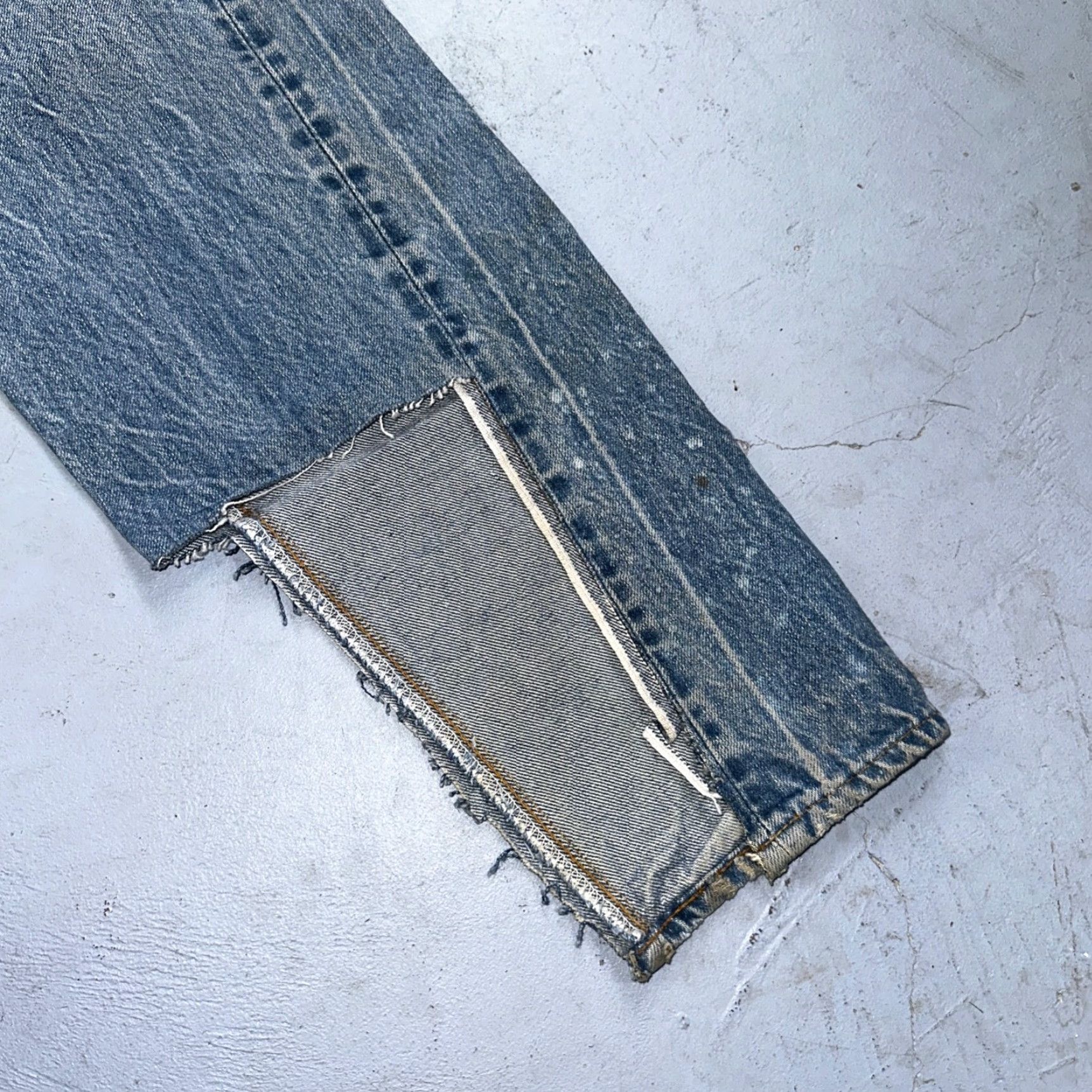 Levi's VINTAGE Levi's 501 XX Jeans 32x34 Light Blue Denim Straight Boot Cut USA 80s 90s Men Size US 32 / EU 48 - 5 Thumbnail