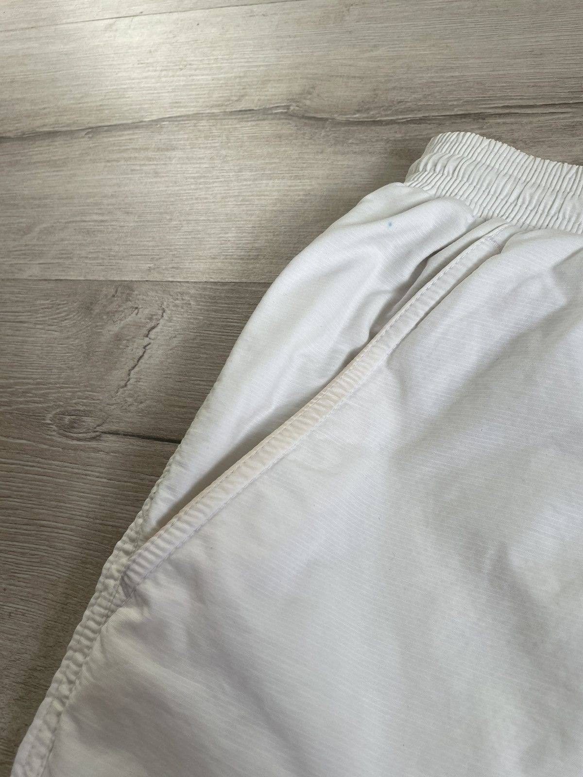 Nike Rare Vintage Nike Court Shorts White Nylon Tennis Golf Acg Size US 32 / EU 48 - 11 Thumbnail